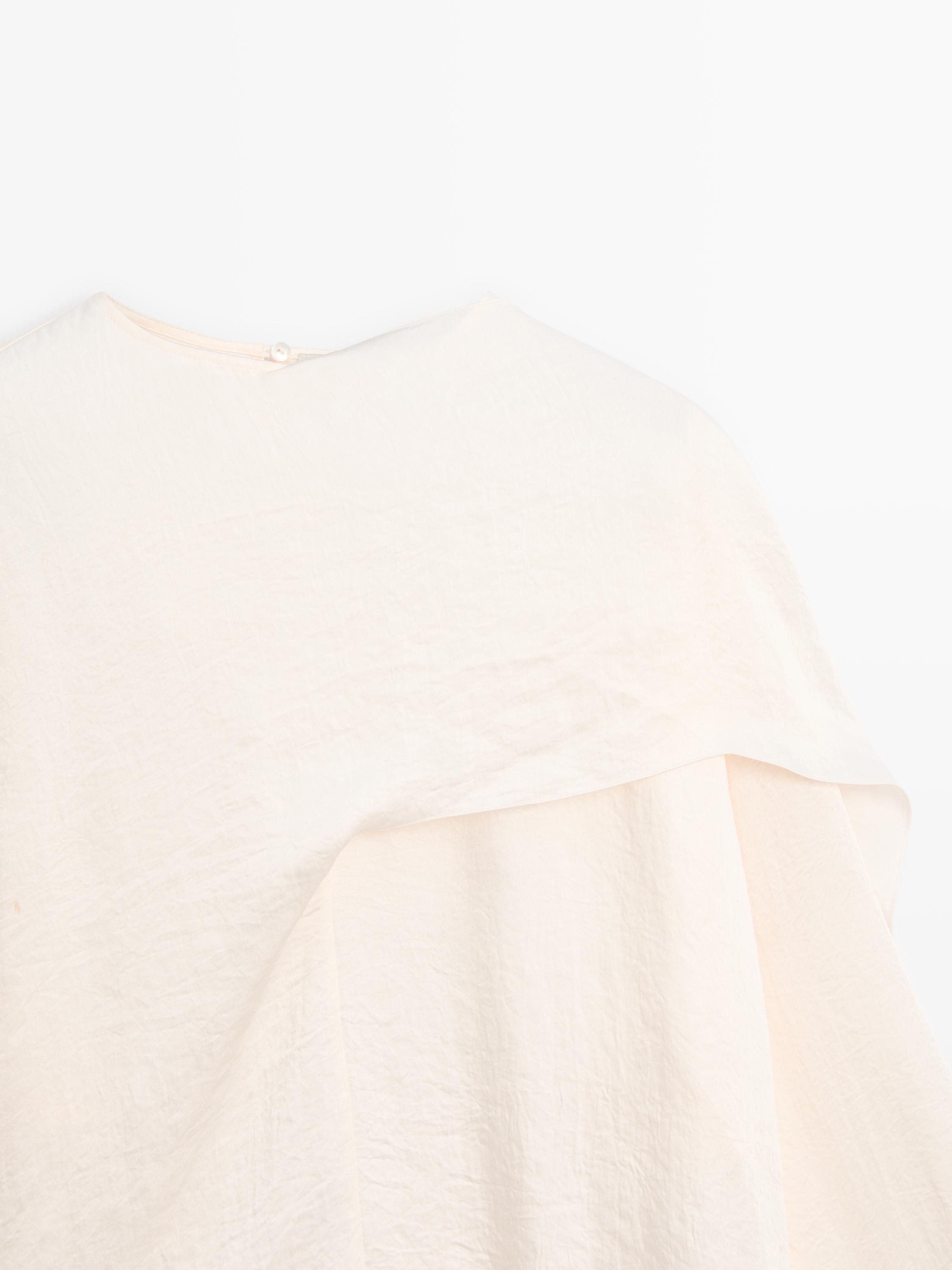 Blusa fluida cuello envolvente satinada - STUDIO
