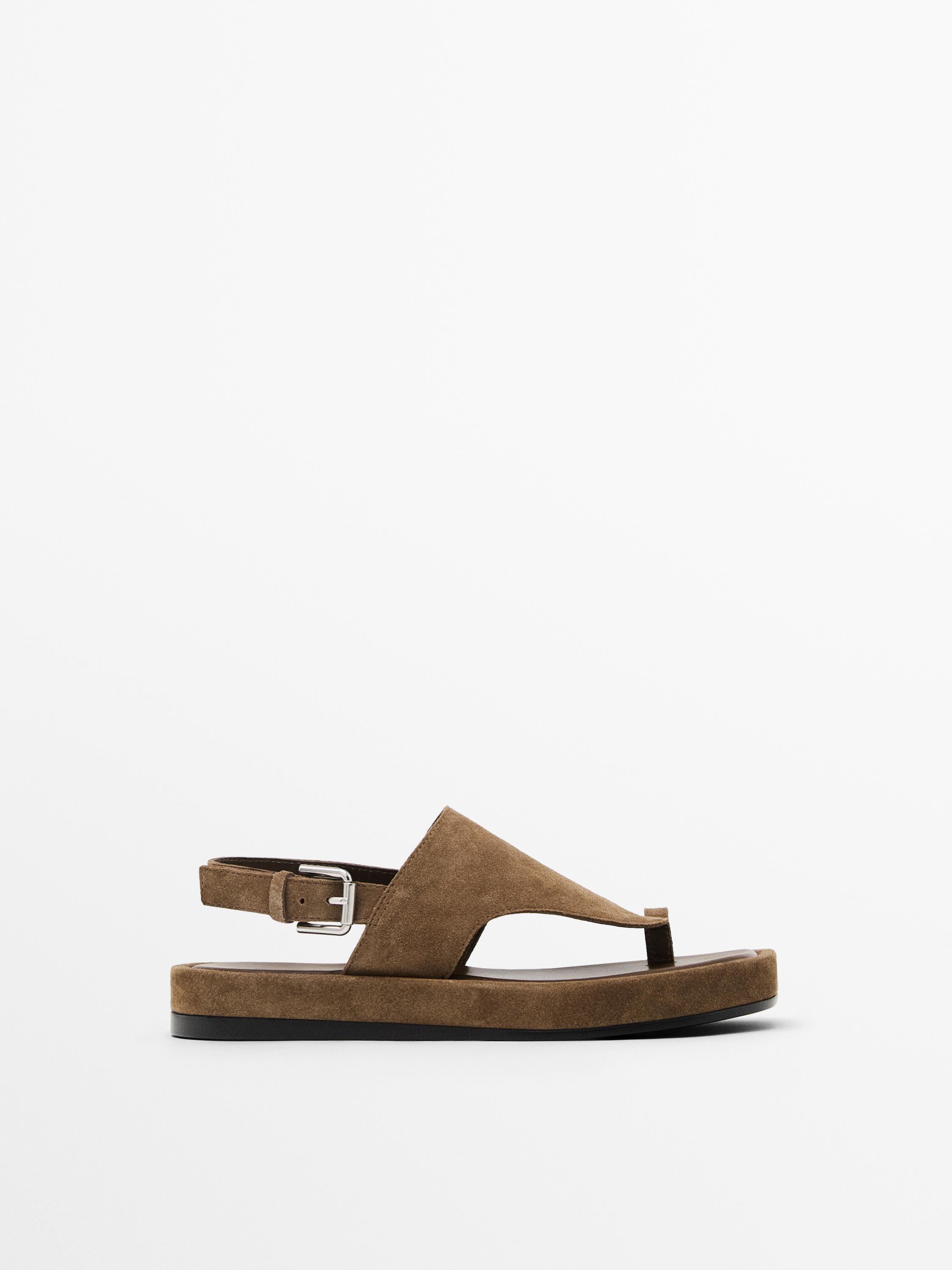 Sandals with quilted insoles
