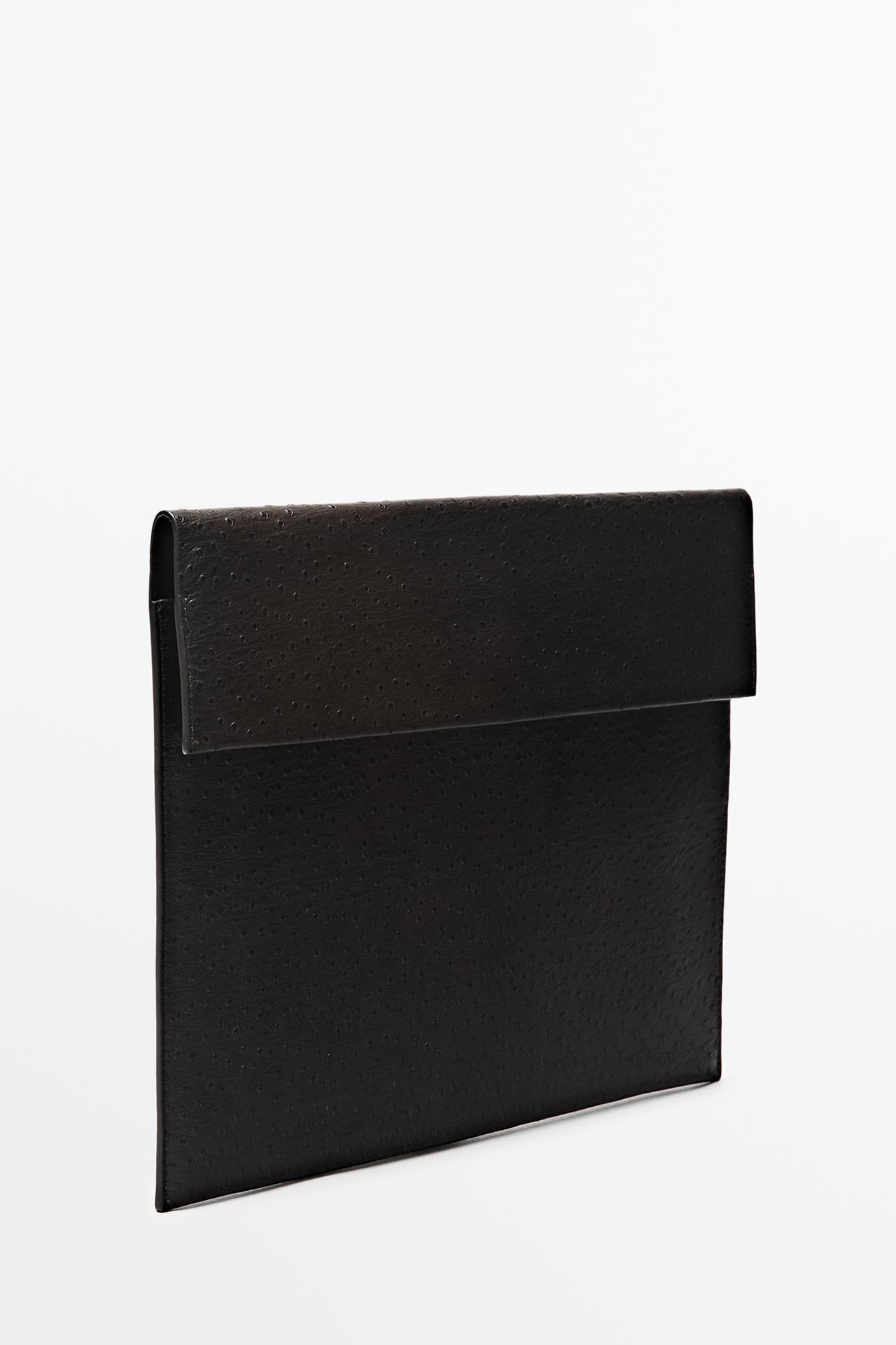 Textured laptop sleeve — BROWN
