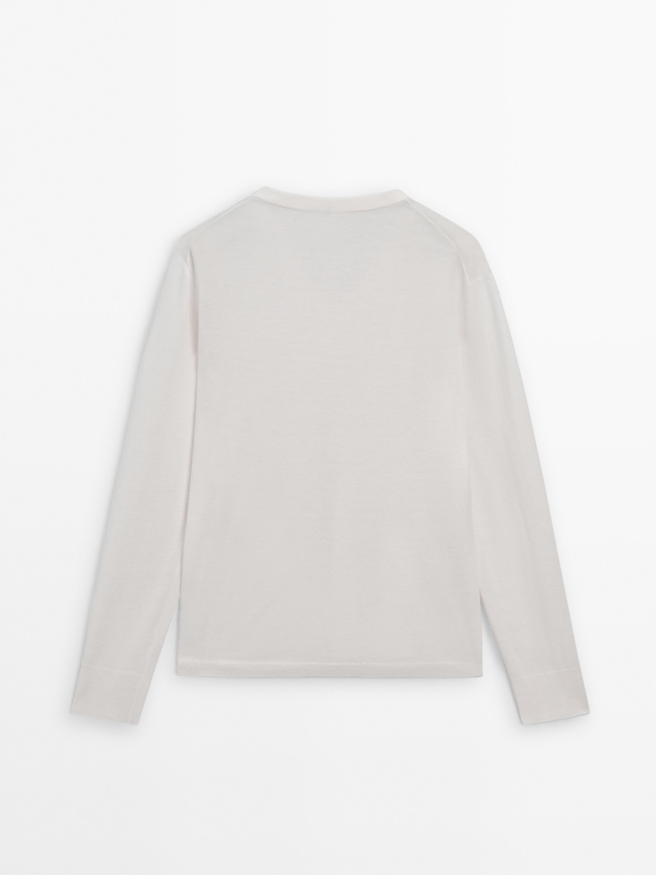 Wool blend V-neck knit sweater