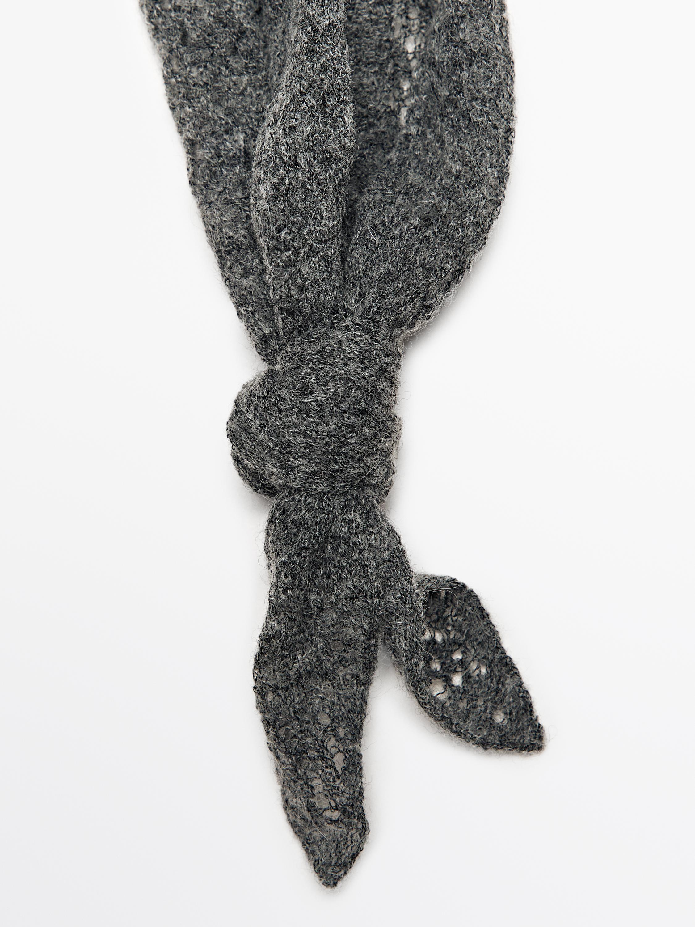 Knit neck scarf