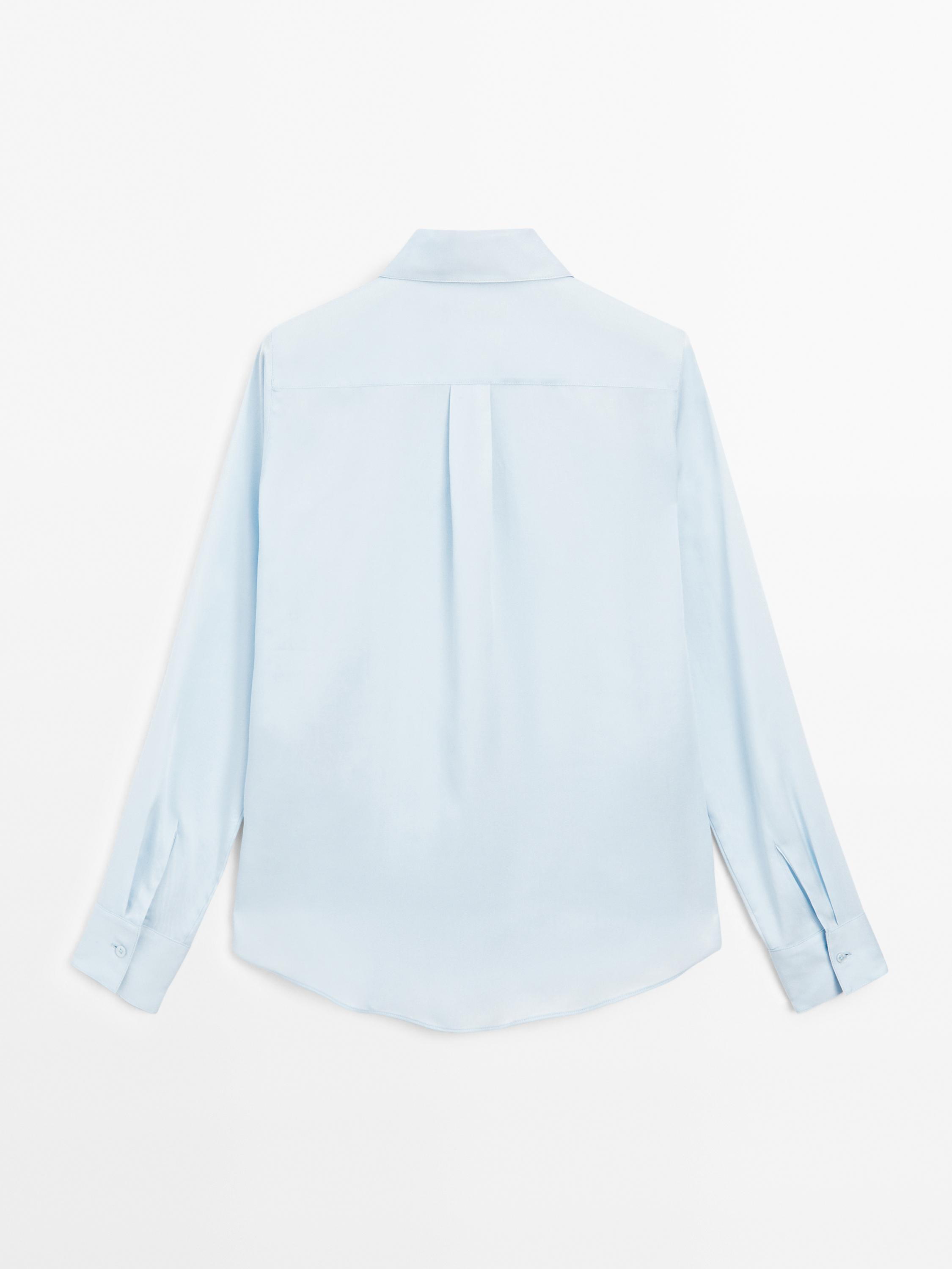 Flowing shirt with shirt collar