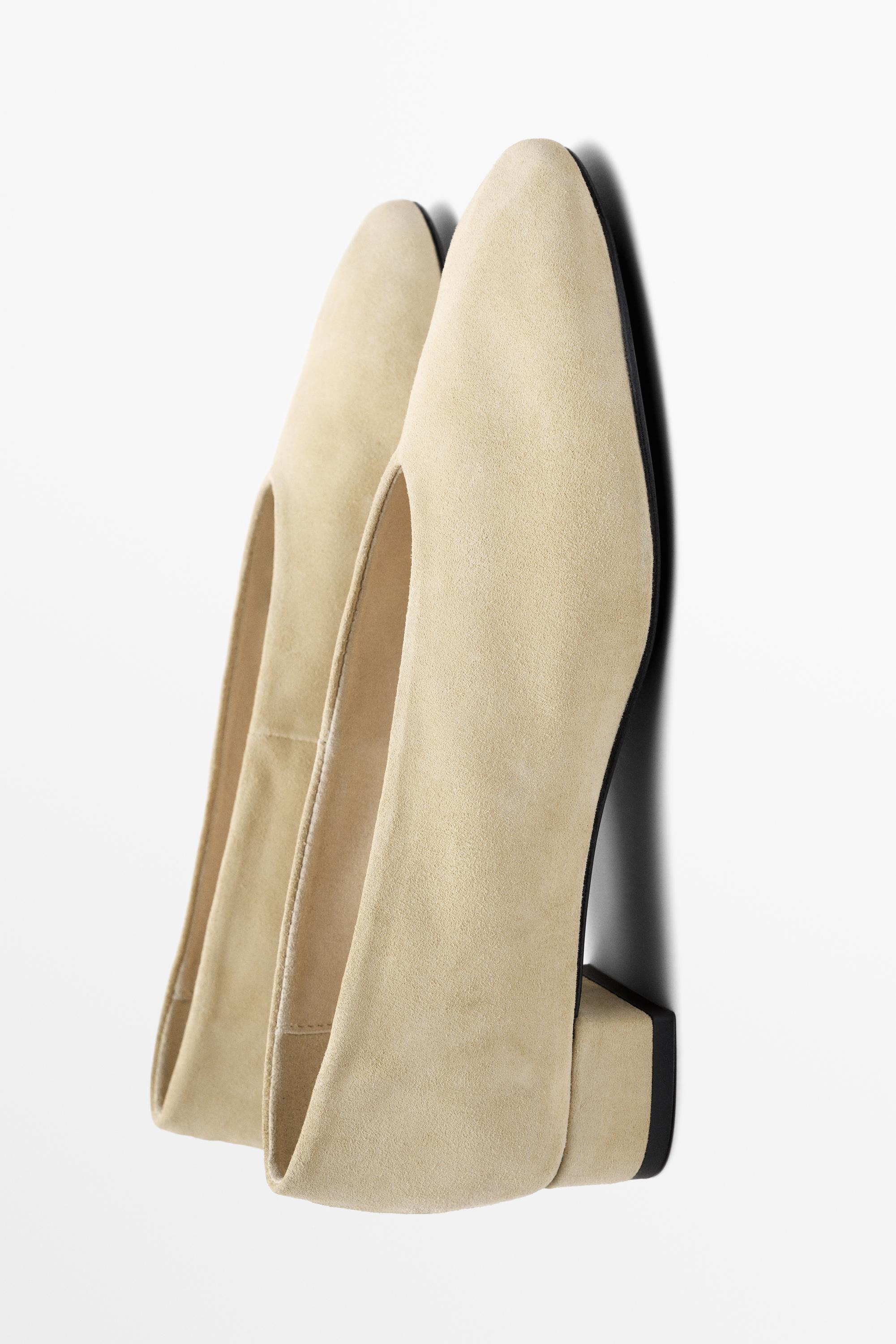 Split suede leather heel shoe — CREAM