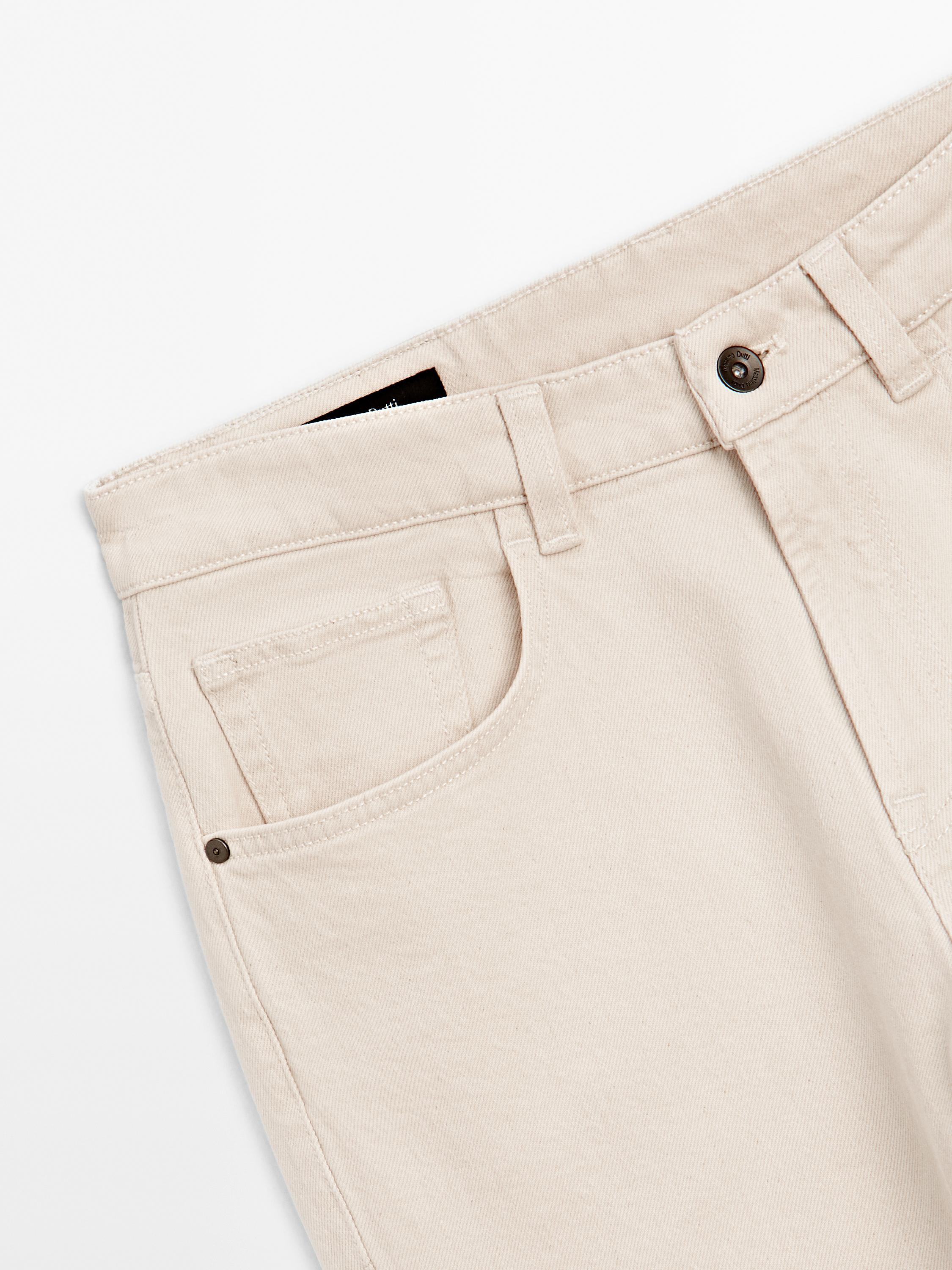 Tapered fit jeans