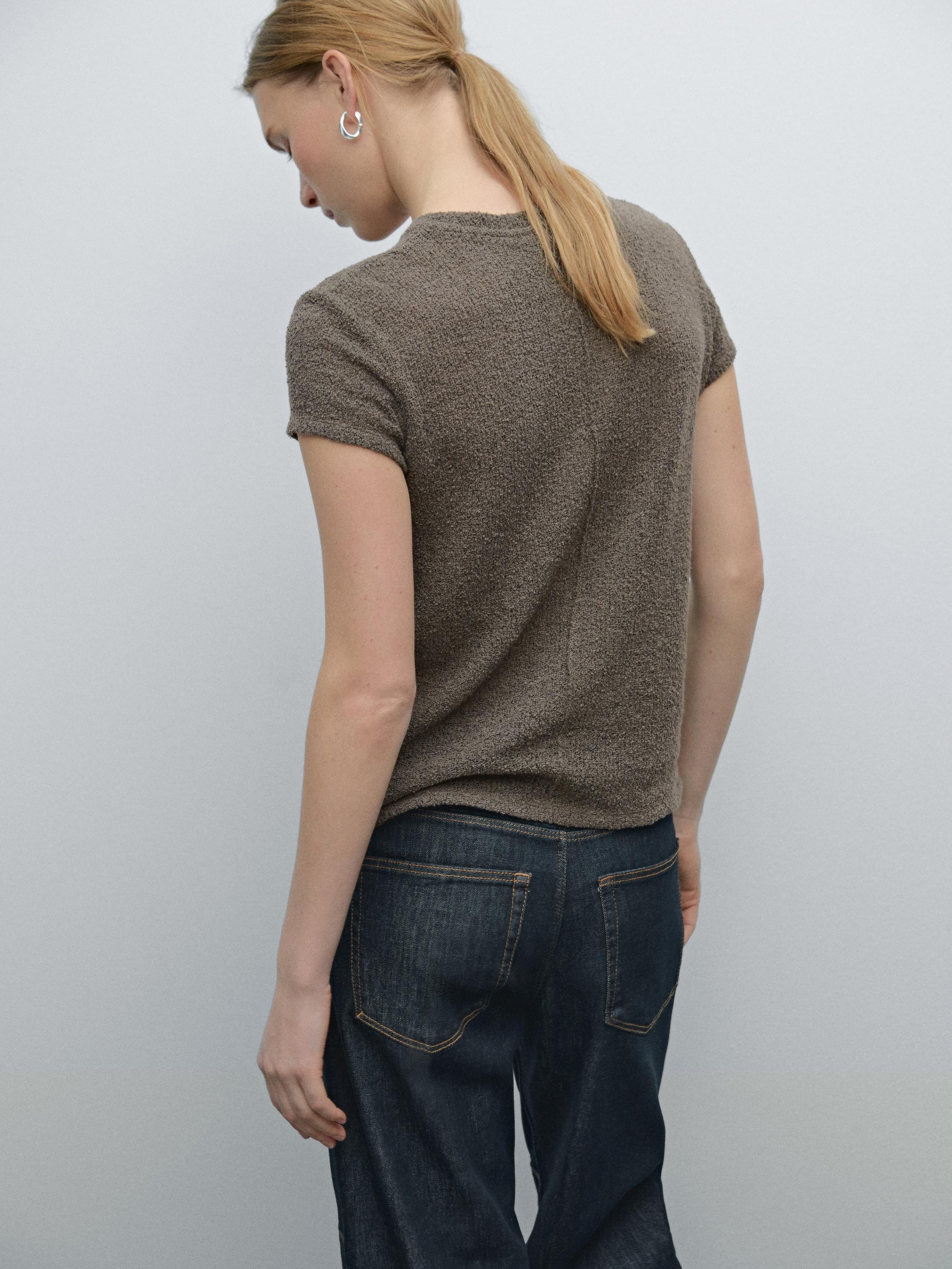 Short sleeve T-shirt with textured detail