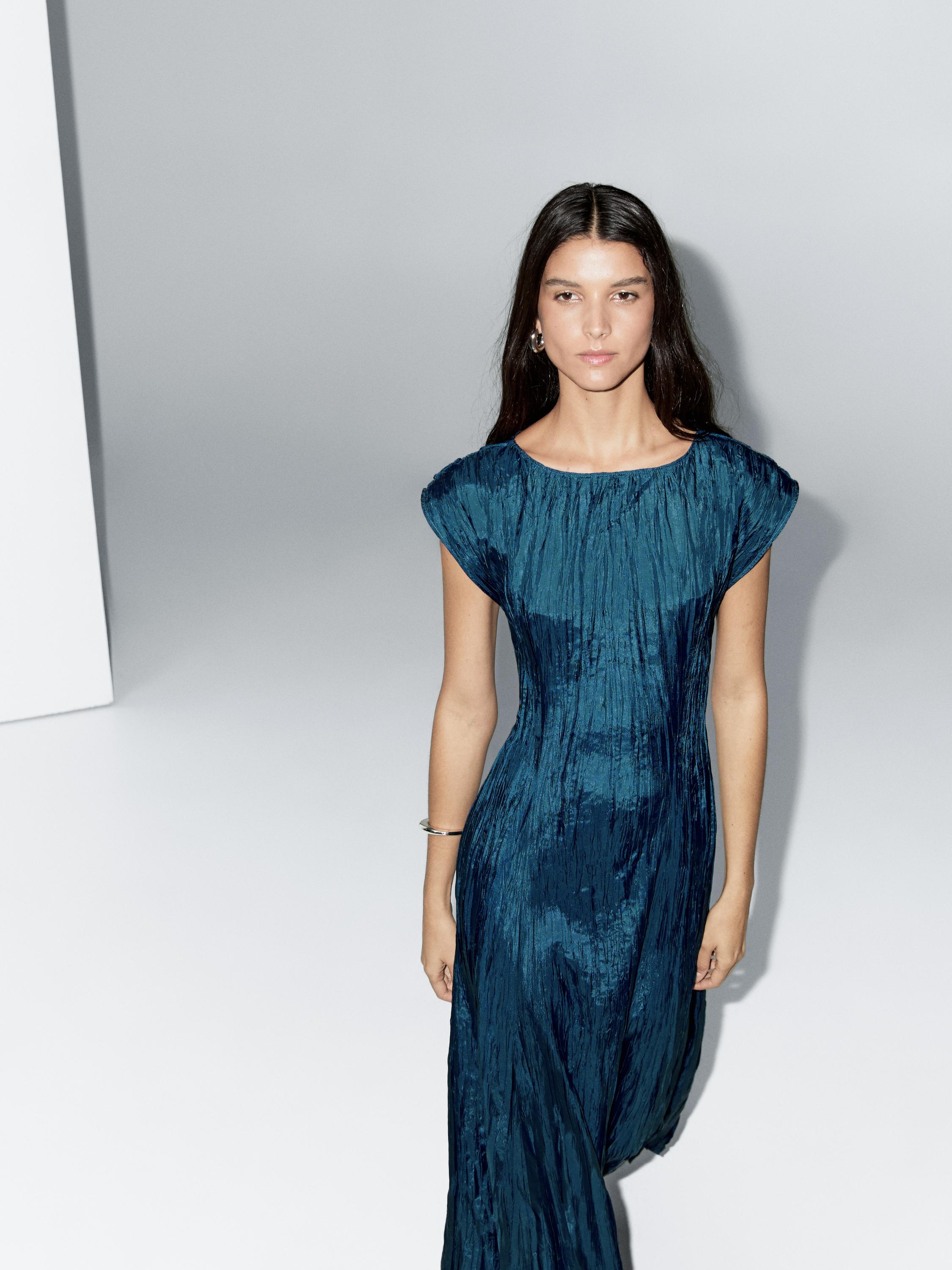 Robe longue plissée