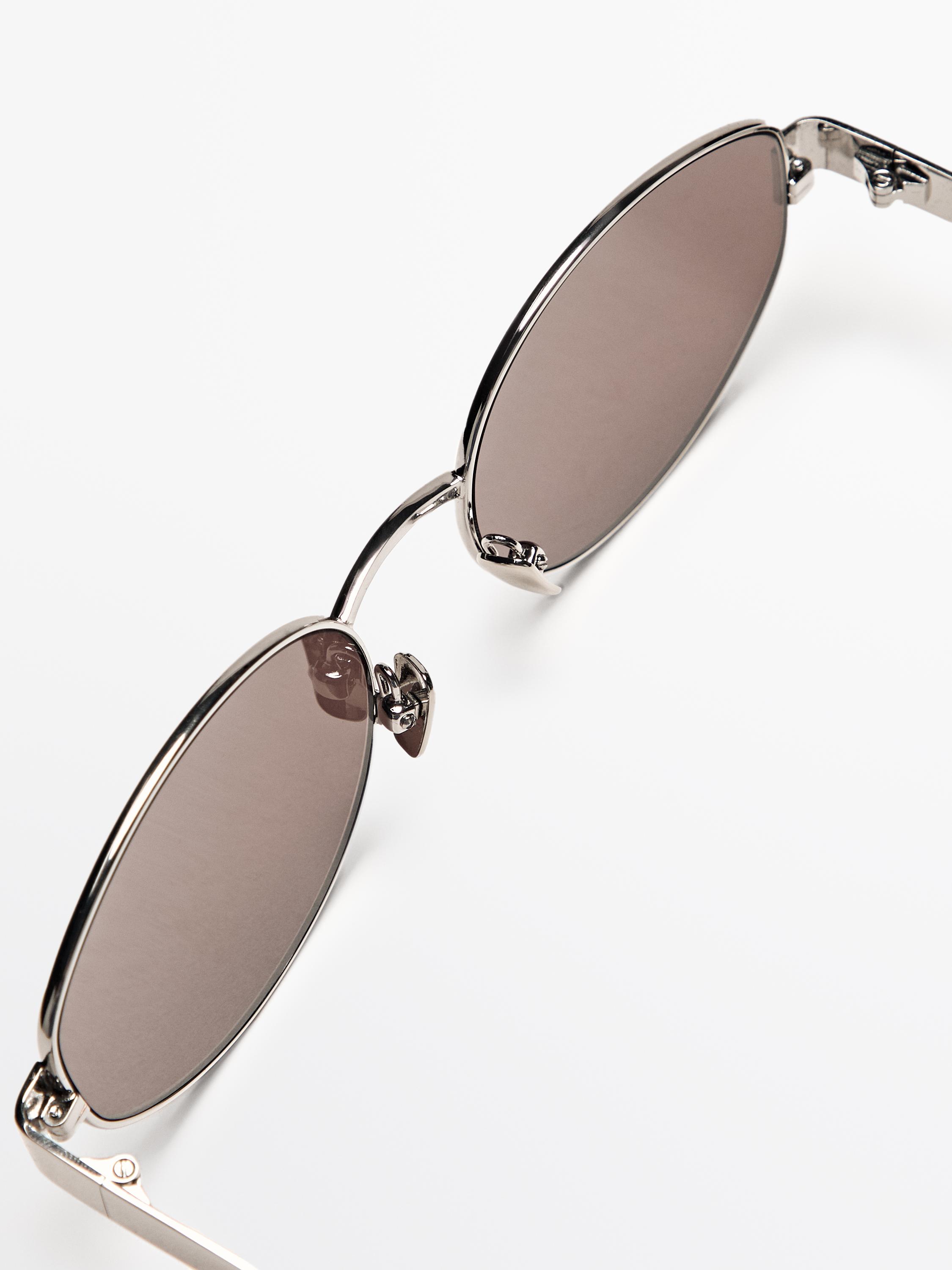 Oval metal sunglasses