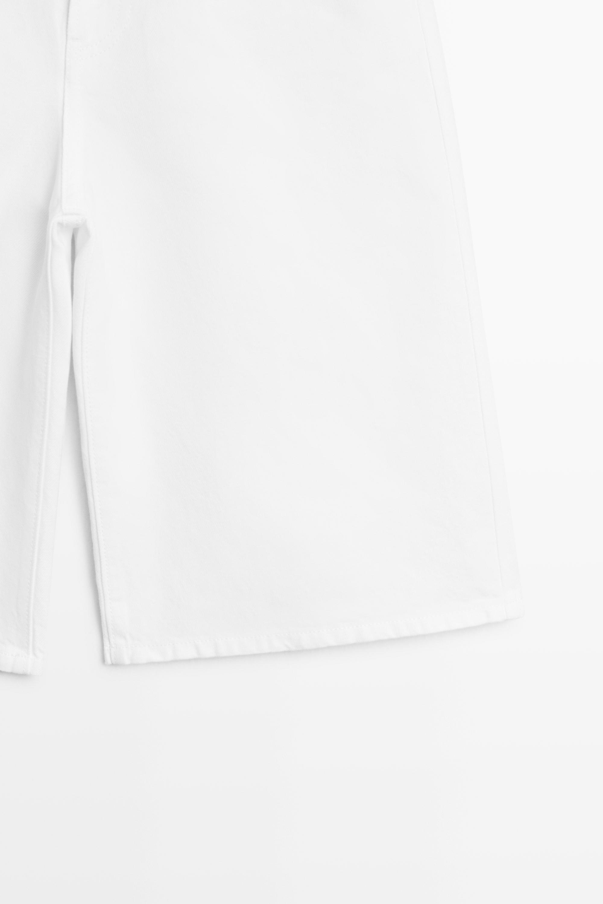Cotton and linen blend Bermuda shorts — Off white