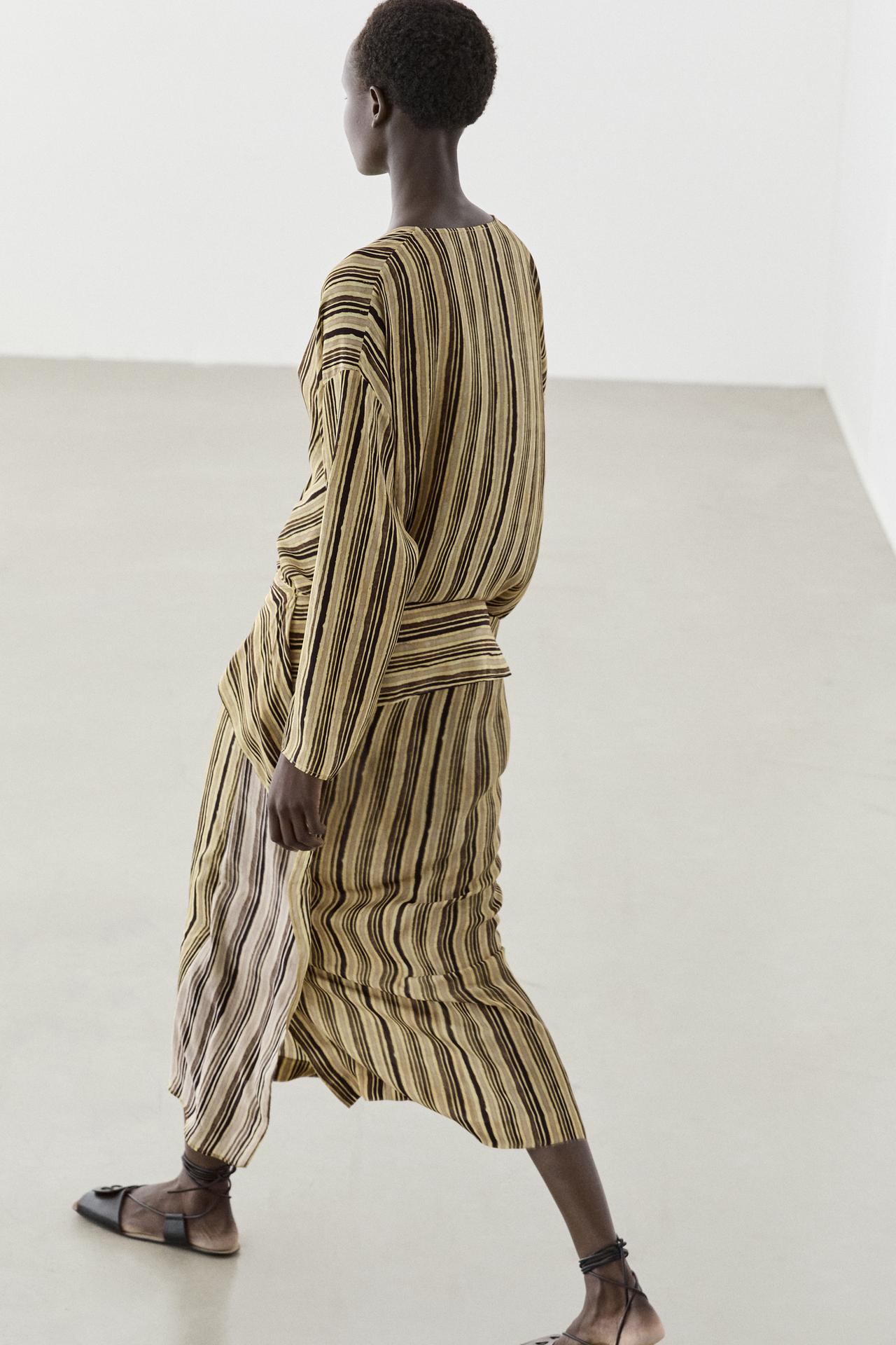 Striped midi dress with corset belt — Mustard