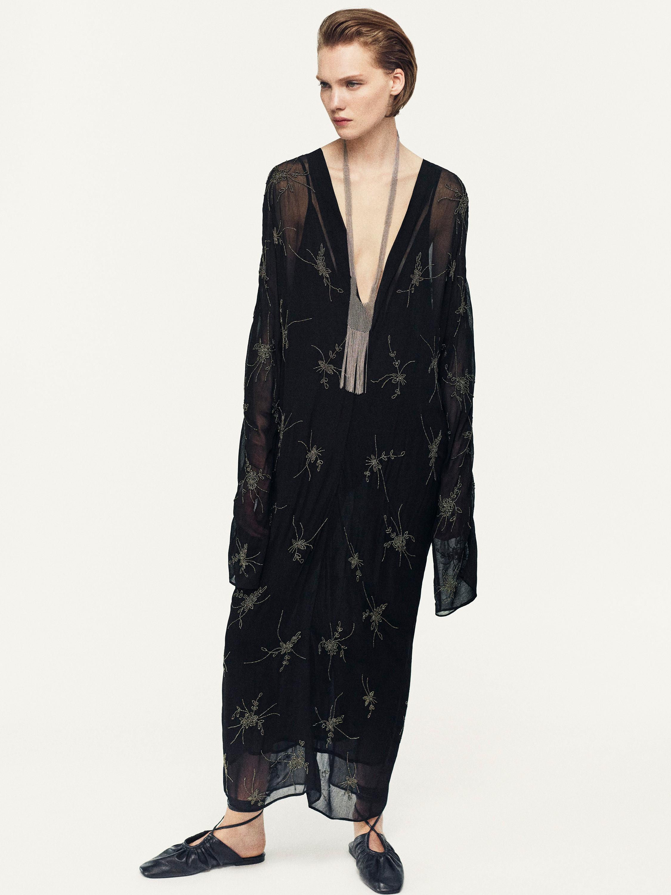 Vestito midi morbido con ricami