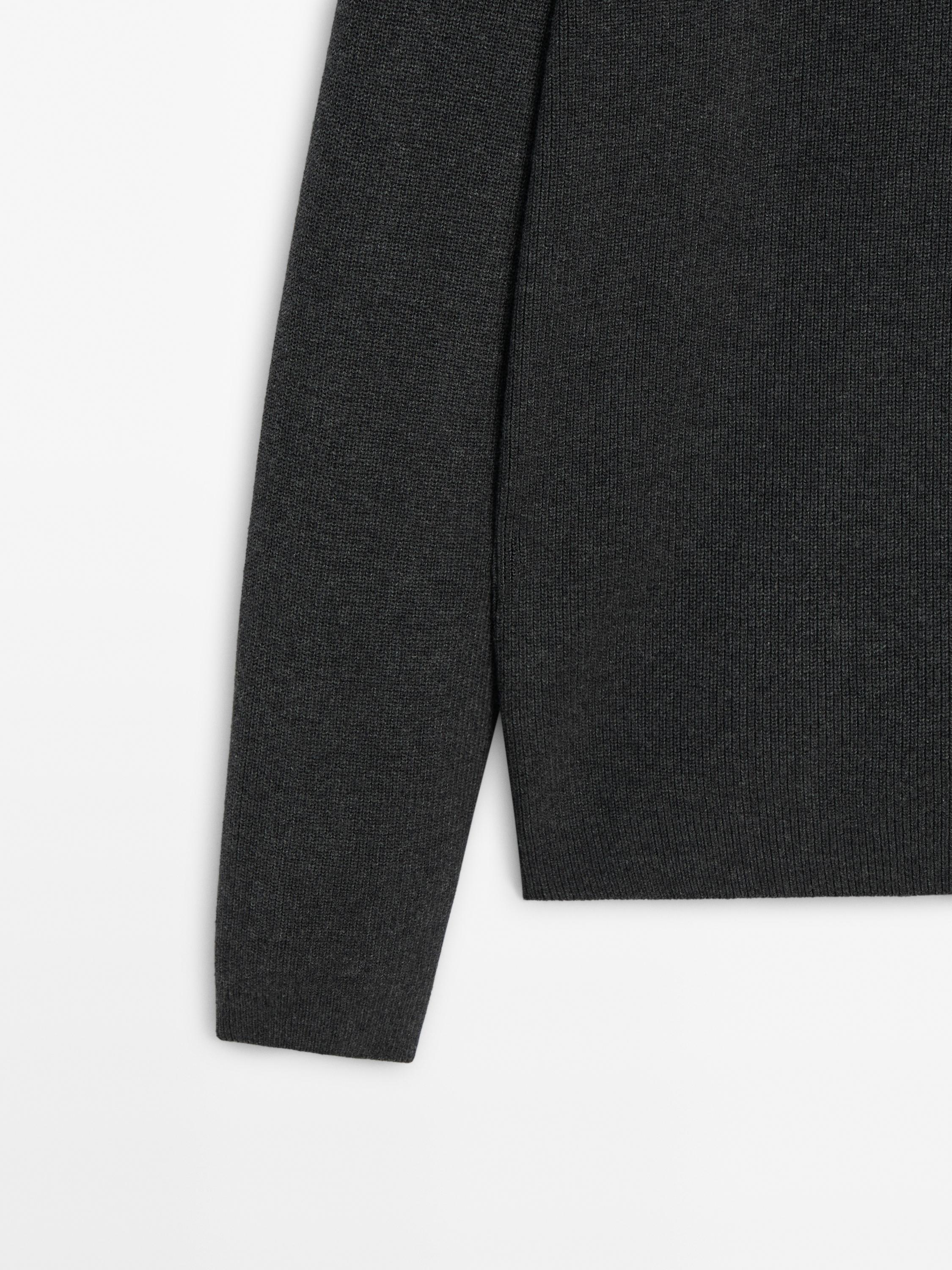 Ribbed knit polo collar sweater