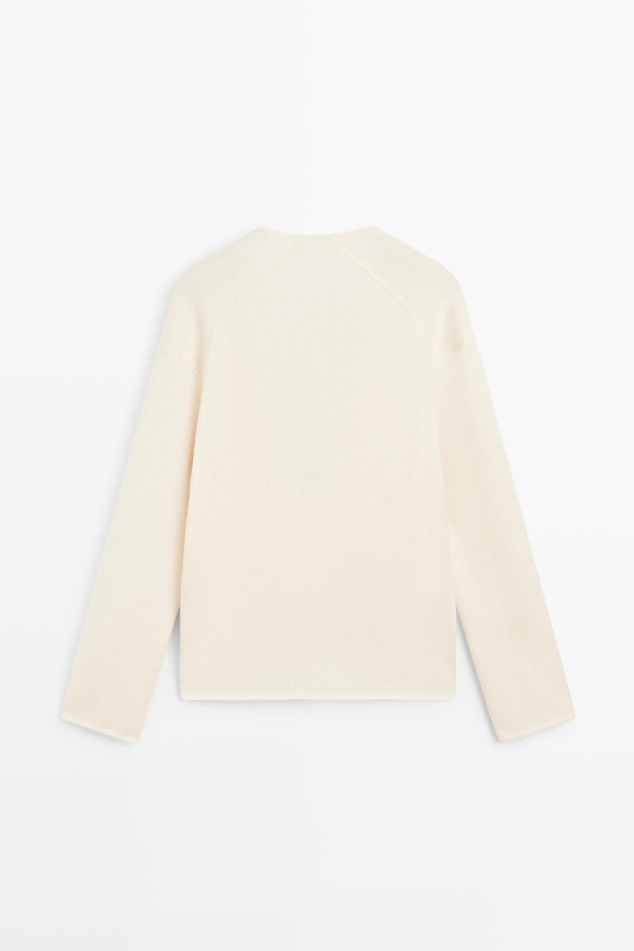 100% Cashmere V-Neck Knit Sweater — CREAM