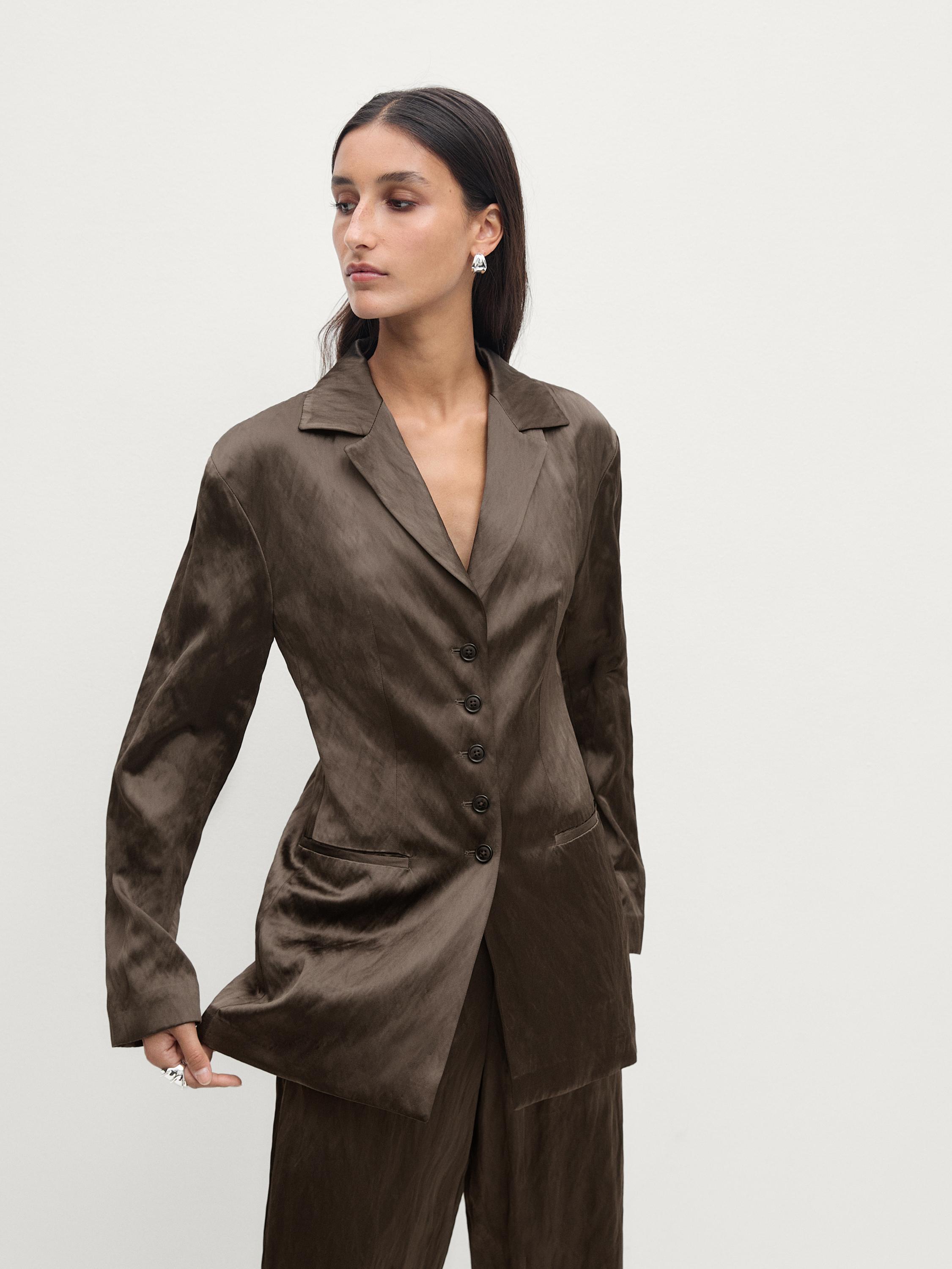 Creased-effect fitted satin blazer