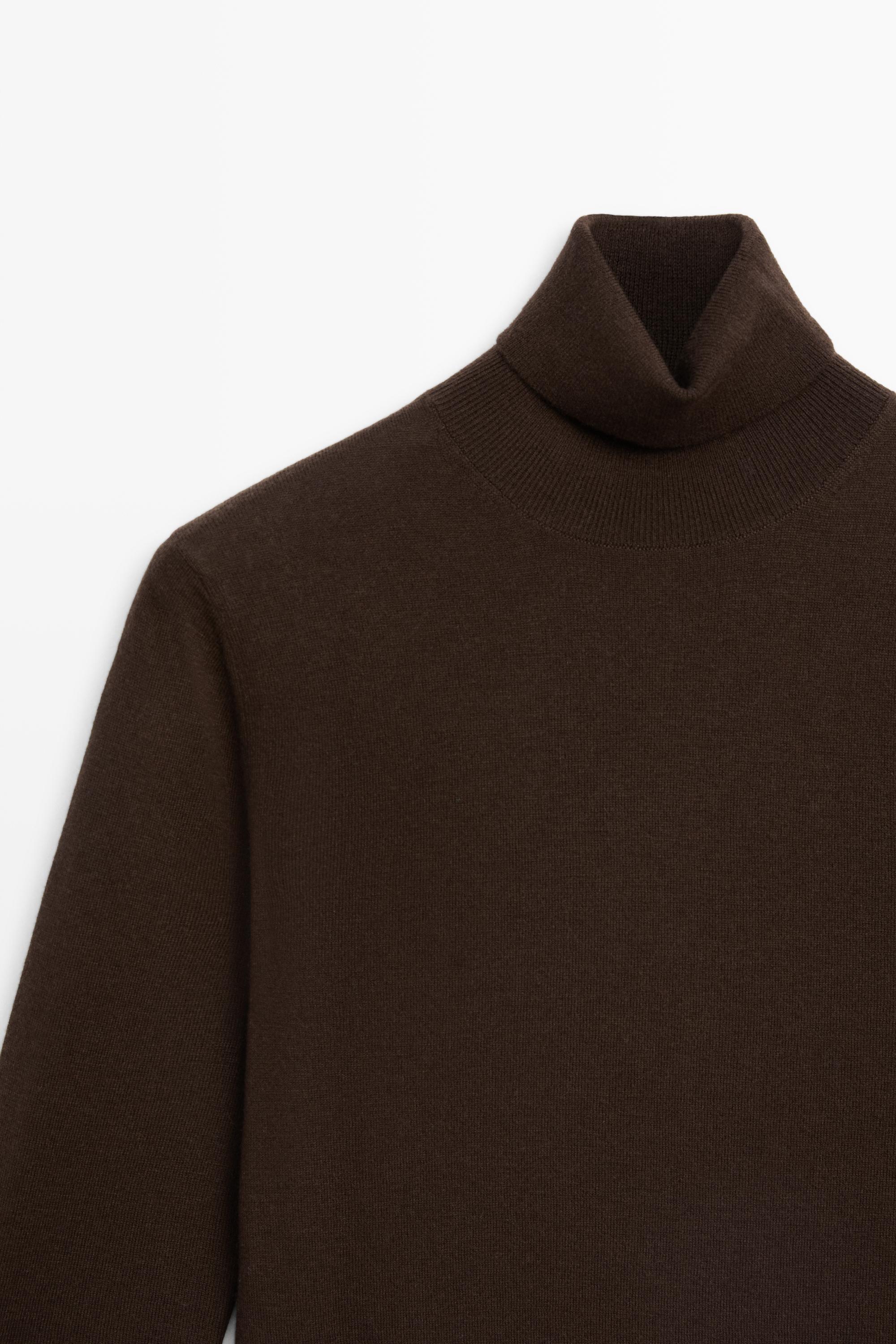 Wool blend turtleneck knit sweater — Chocolate