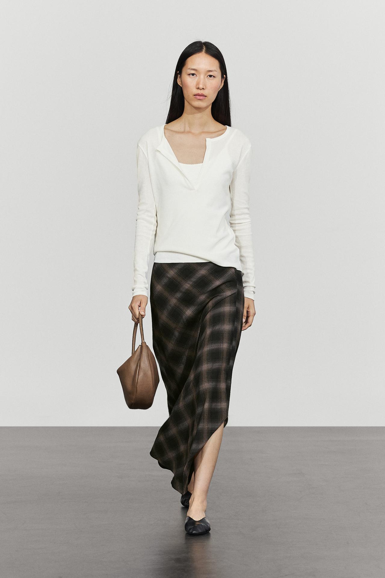 Wool-cotton blend check midi skirt with split — BLACK
