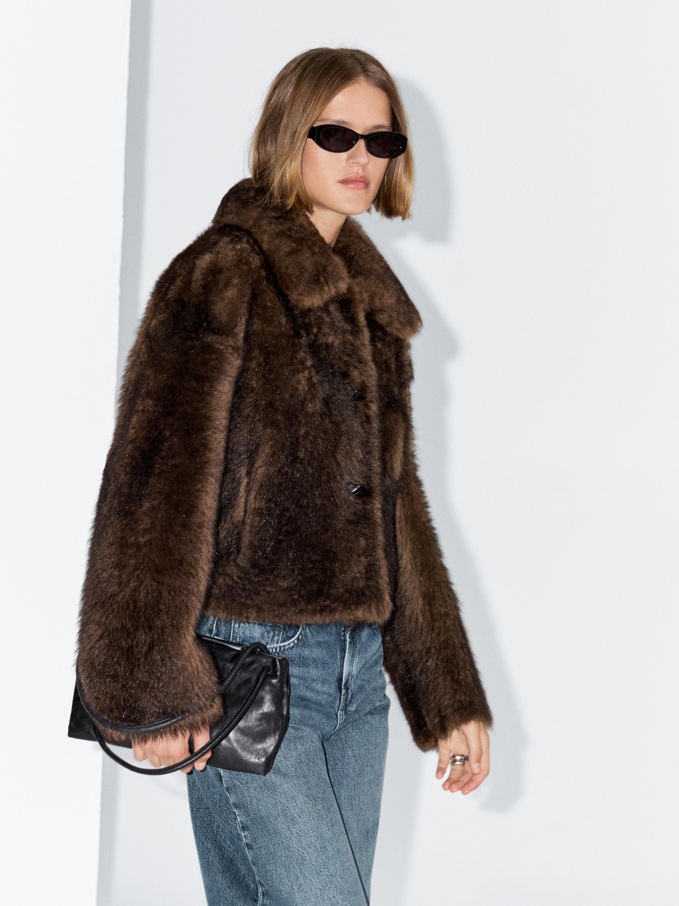 Short leather coat with fur — BROWN