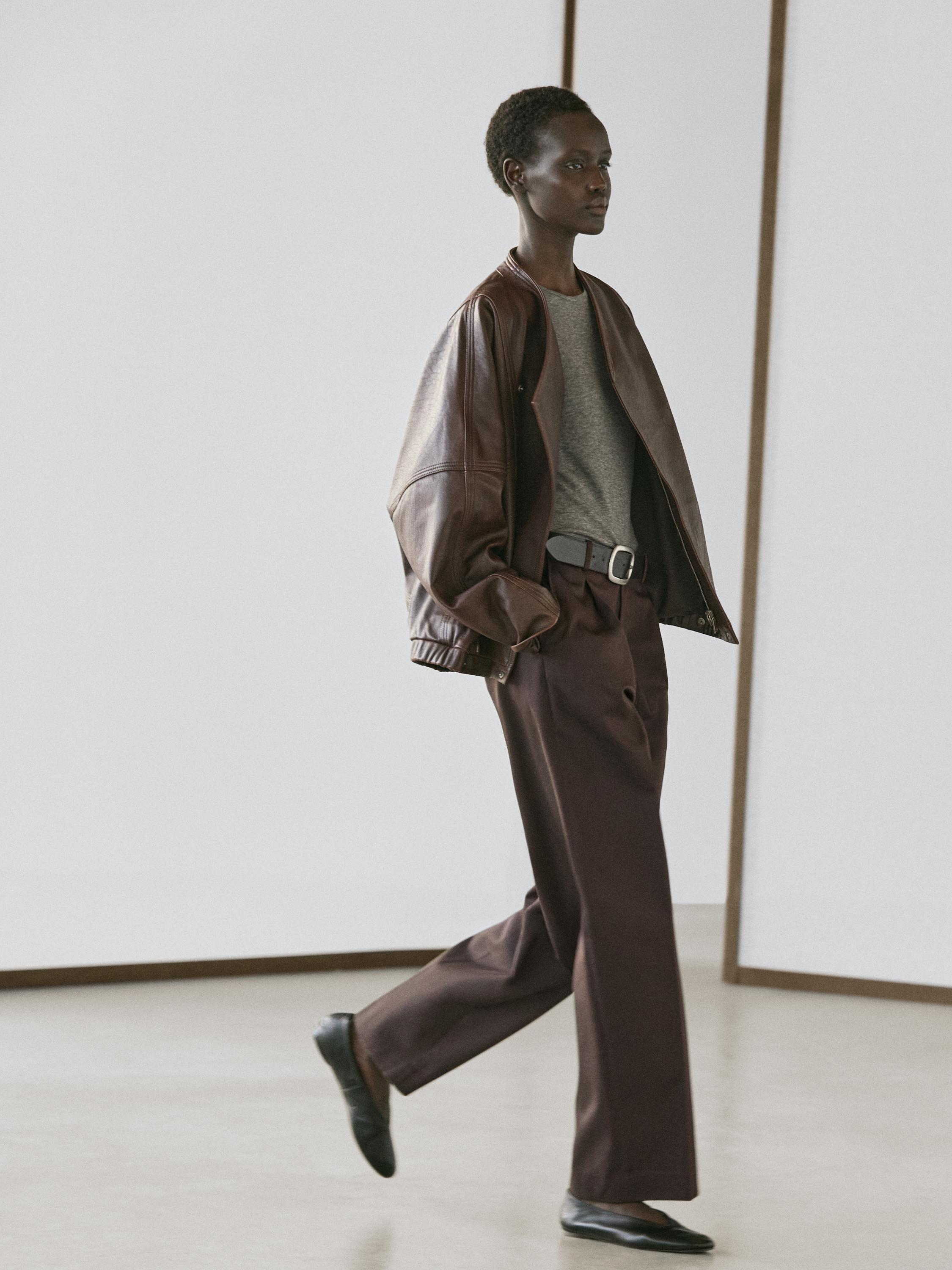 Darted cotton trousers — Chocolate