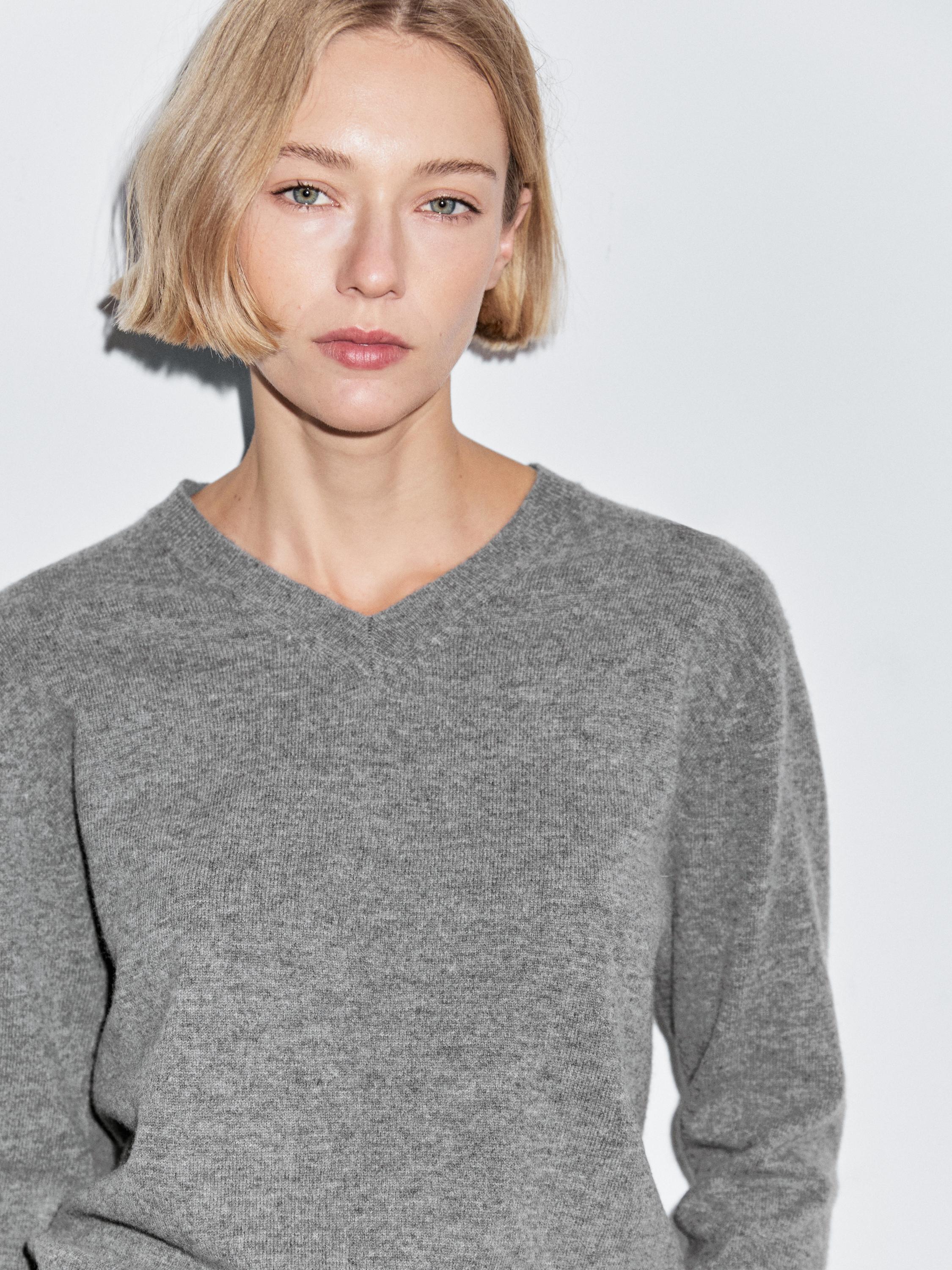 Wool blend knit V-neck sweater — GREY MARL
