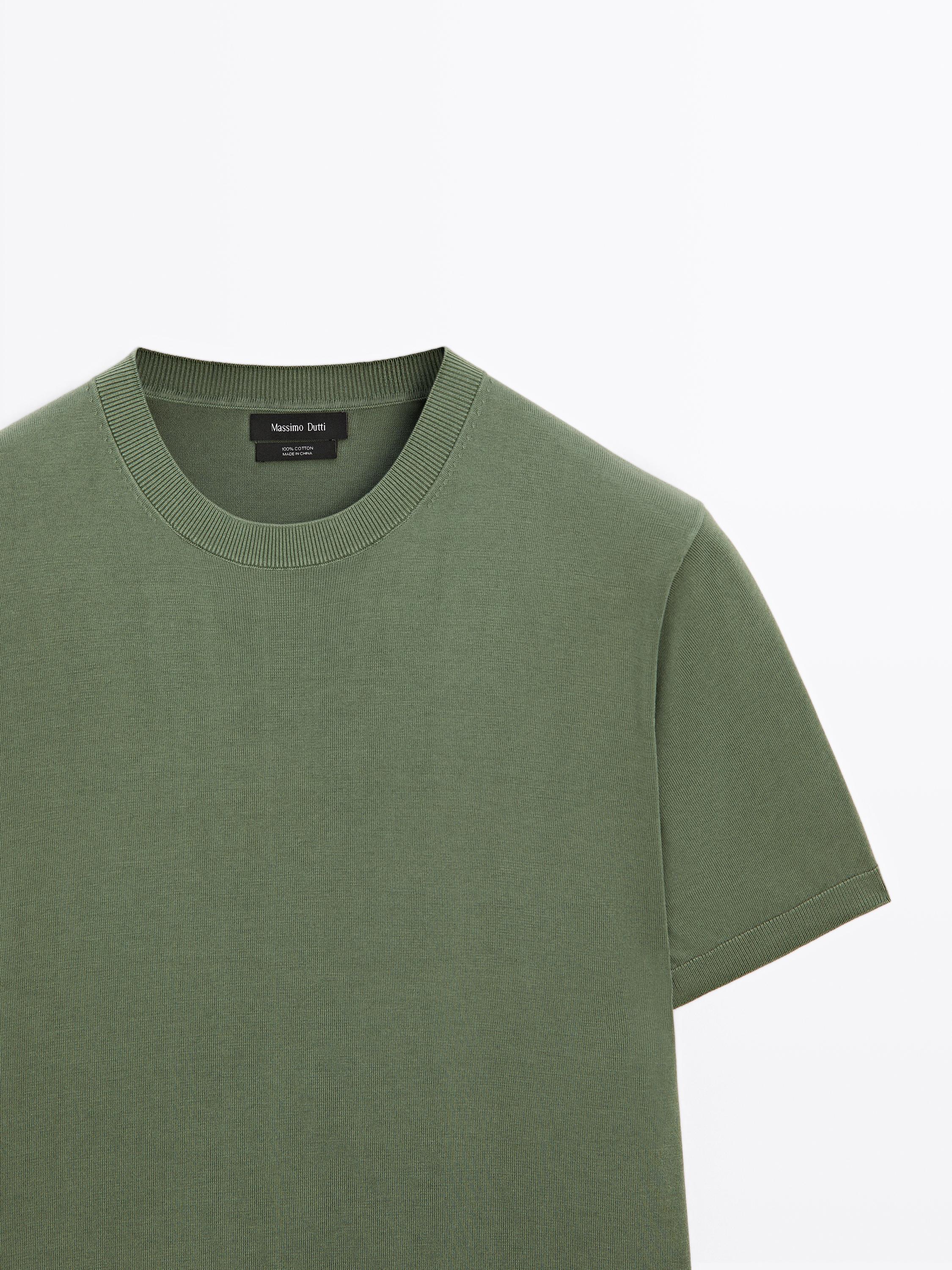 Short sleeve knit T-shirt