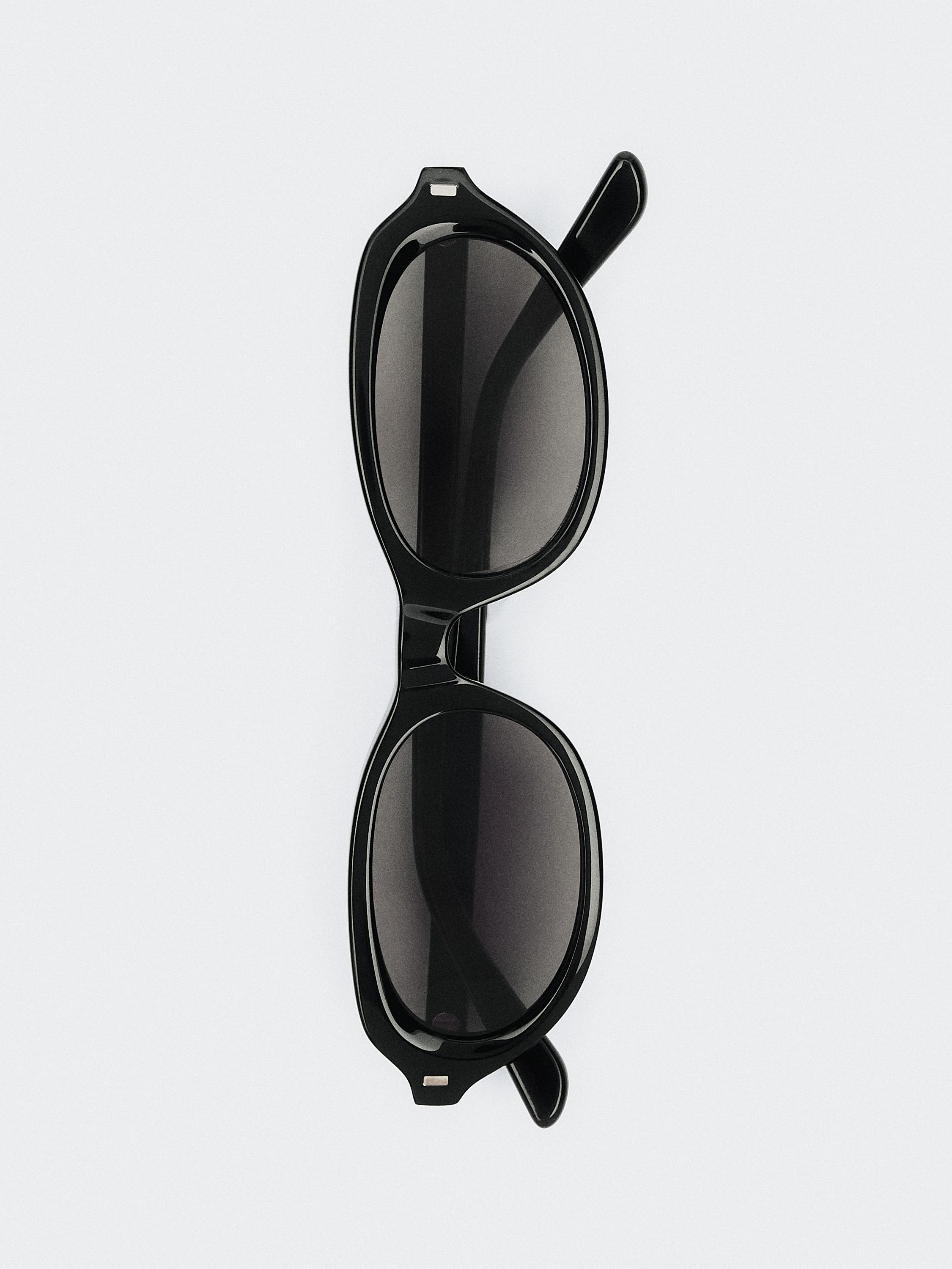 Mini oval sunglasses