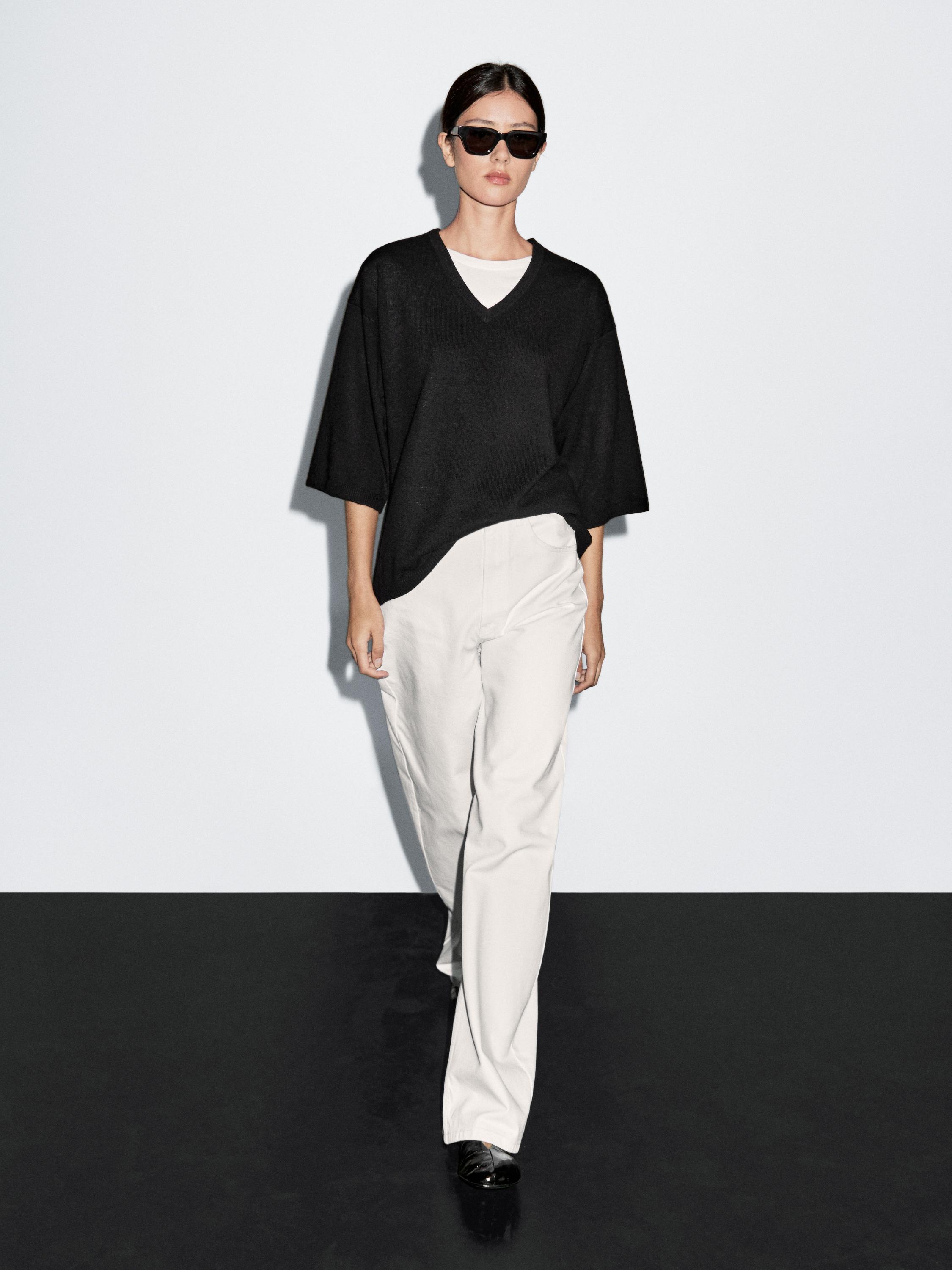 Wool blend knit V-neck sweater