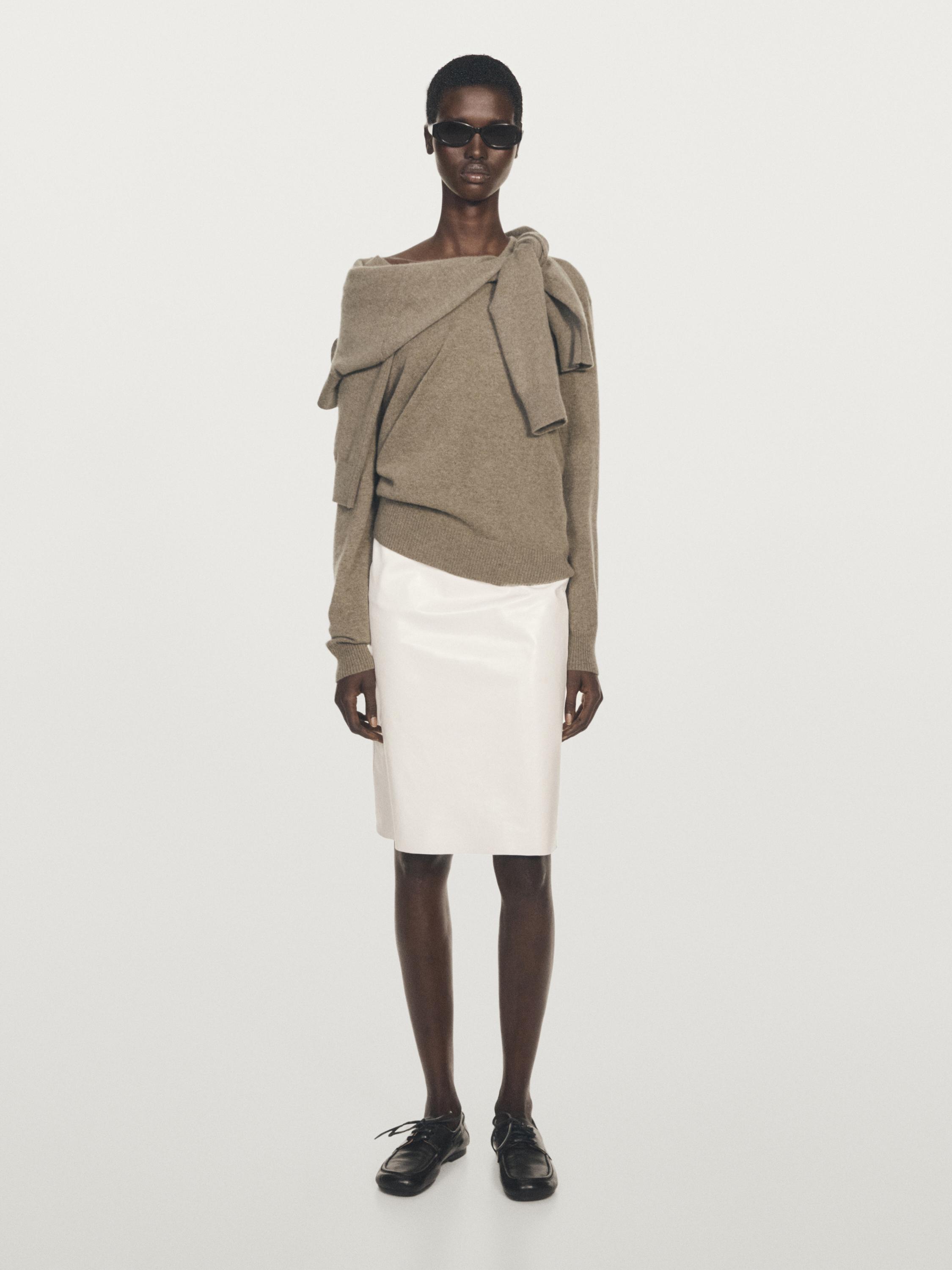 Pulover od kašmira s V-izrezom