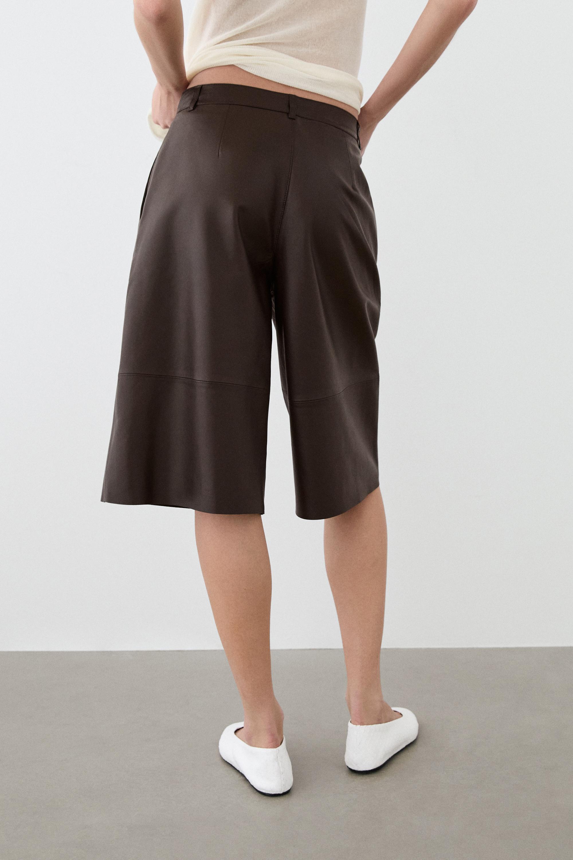 Long nappa leather Bermuda shorts — BROWN