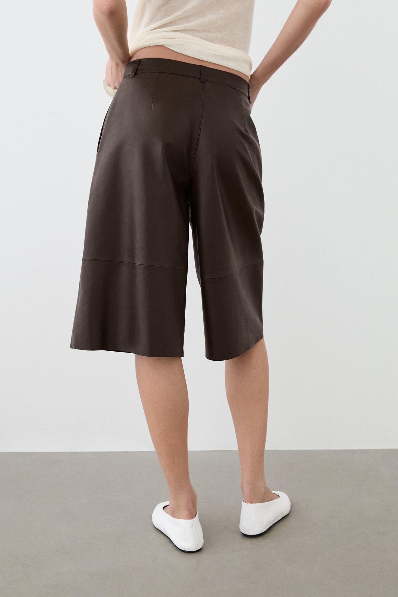 Long nappa leather Bermuda shorts — BROWN