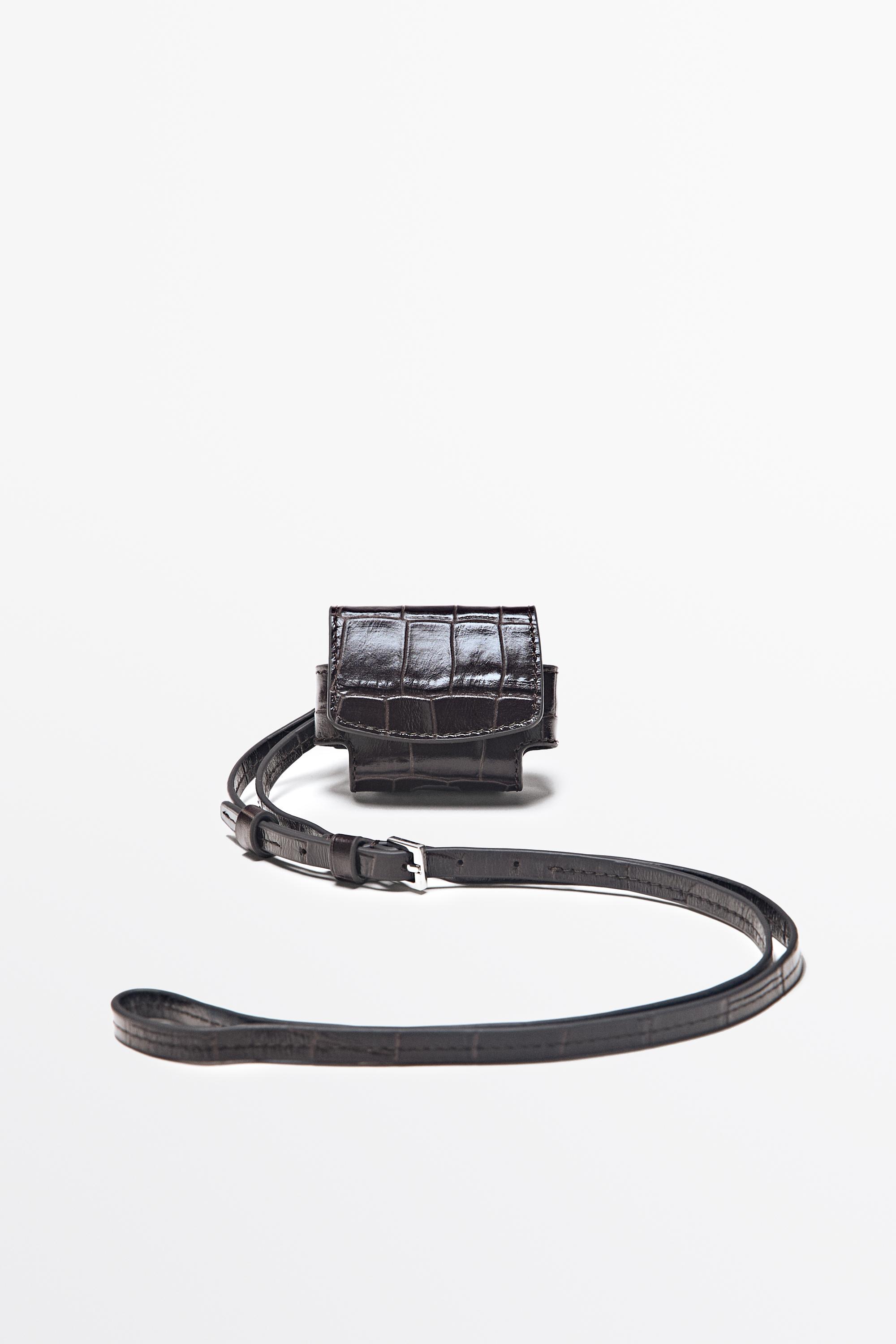 Textured leather AirPods case