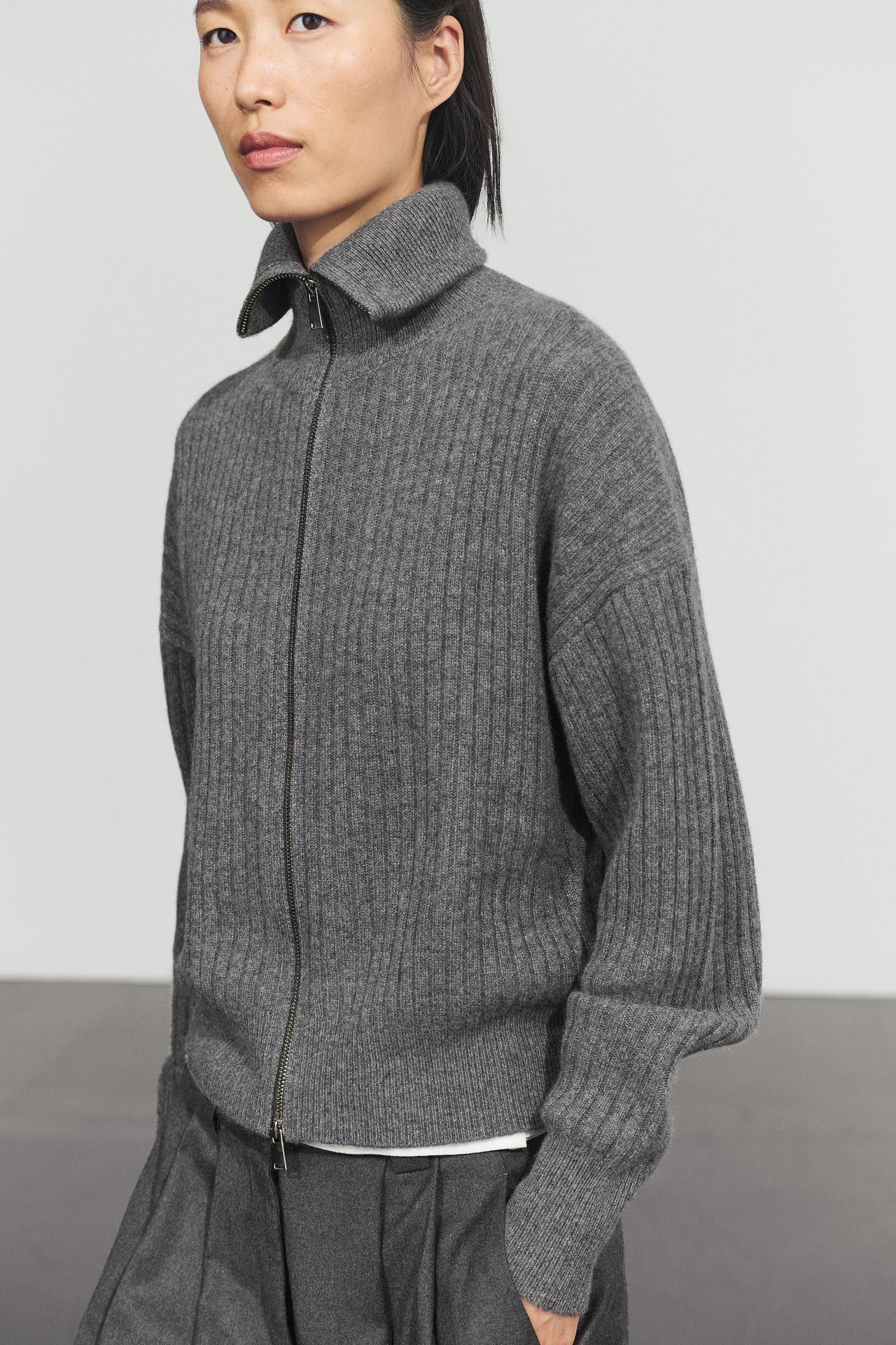 100% Cashmere Ribbed Knit Cardigan — GREY