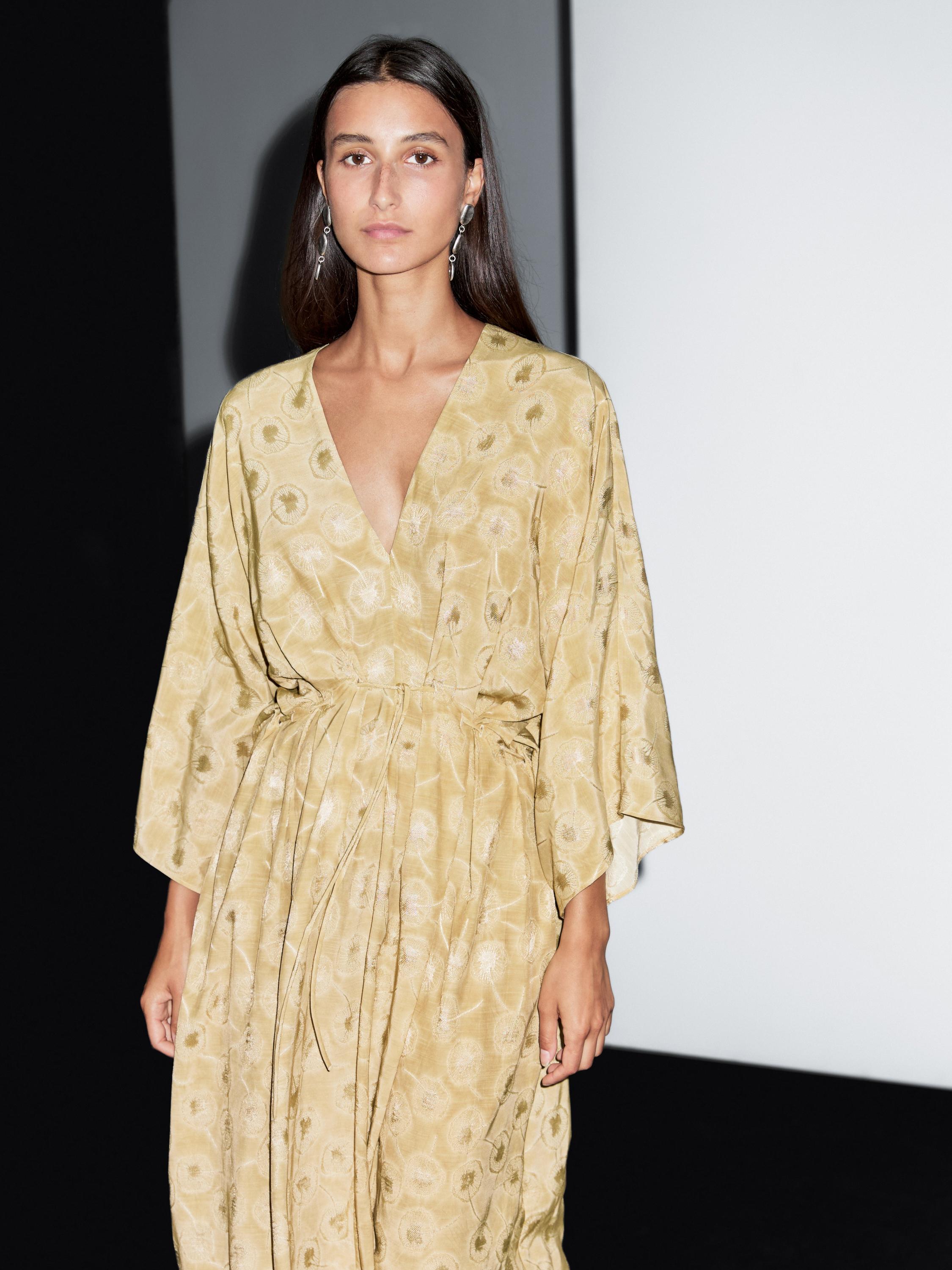 فستان فضفاض متوسط الطول بطبعة جاكار