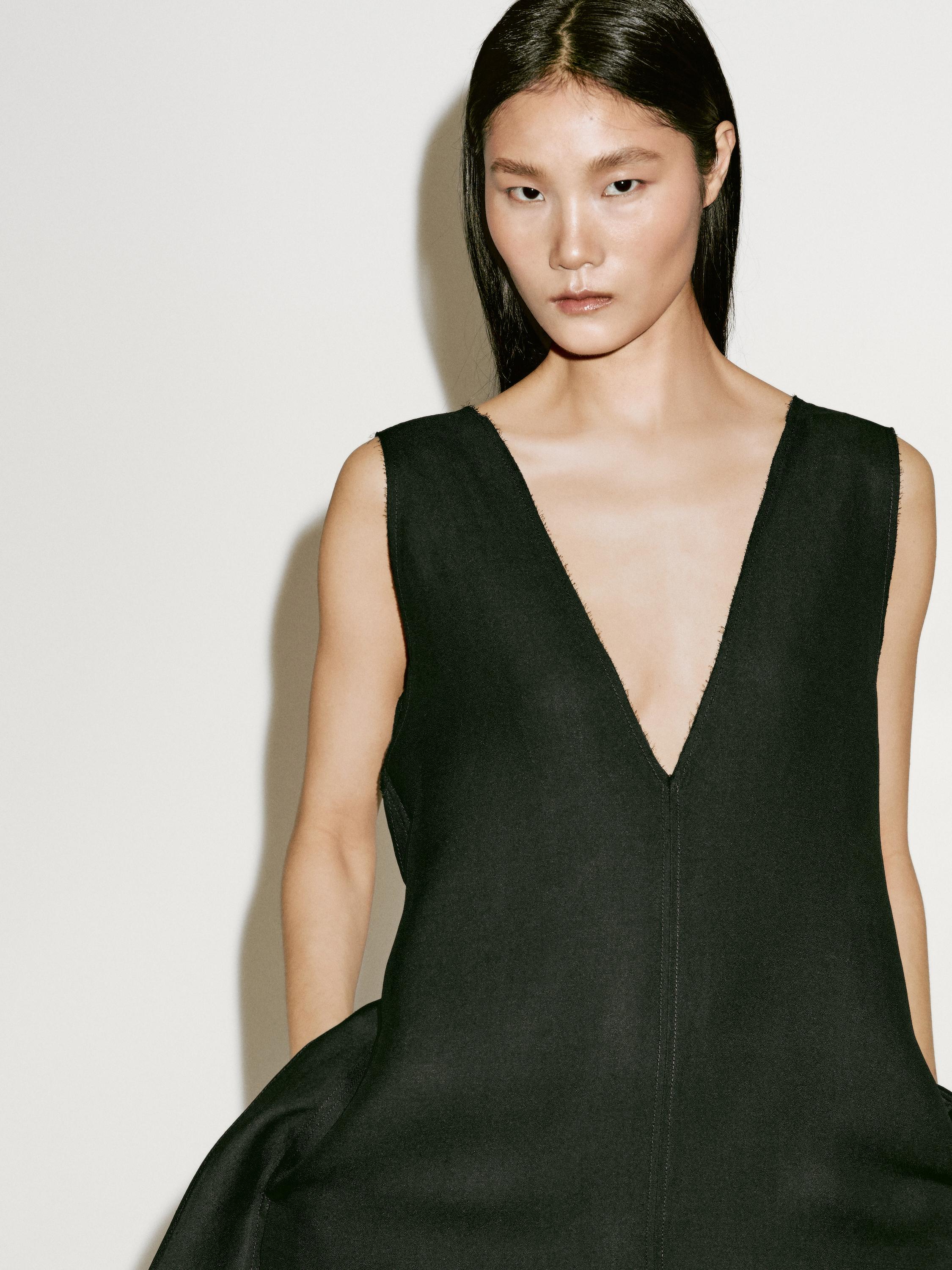 Langes Kleid mit rundem Saum - Limited Edition