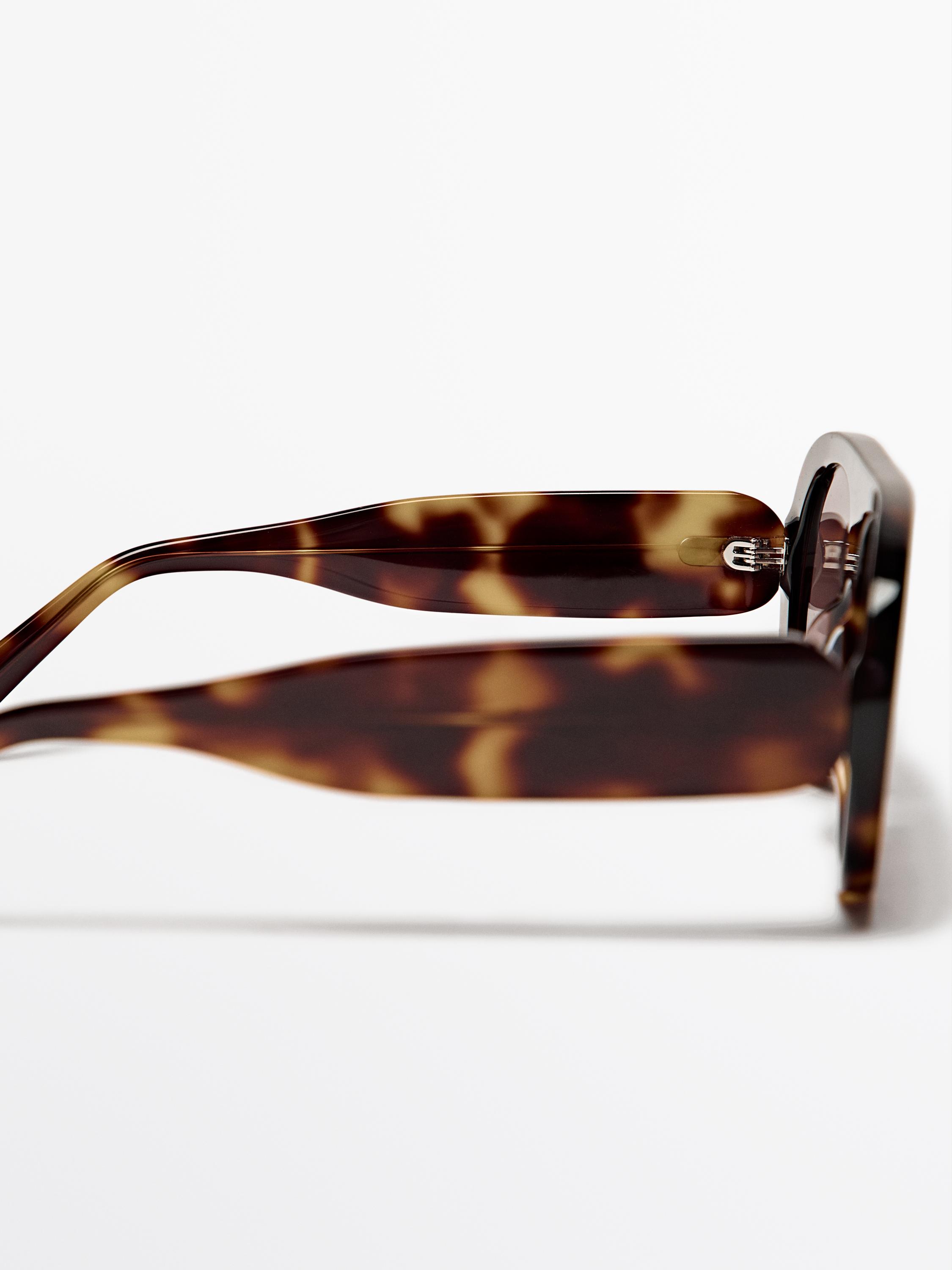 Oval sunglasses