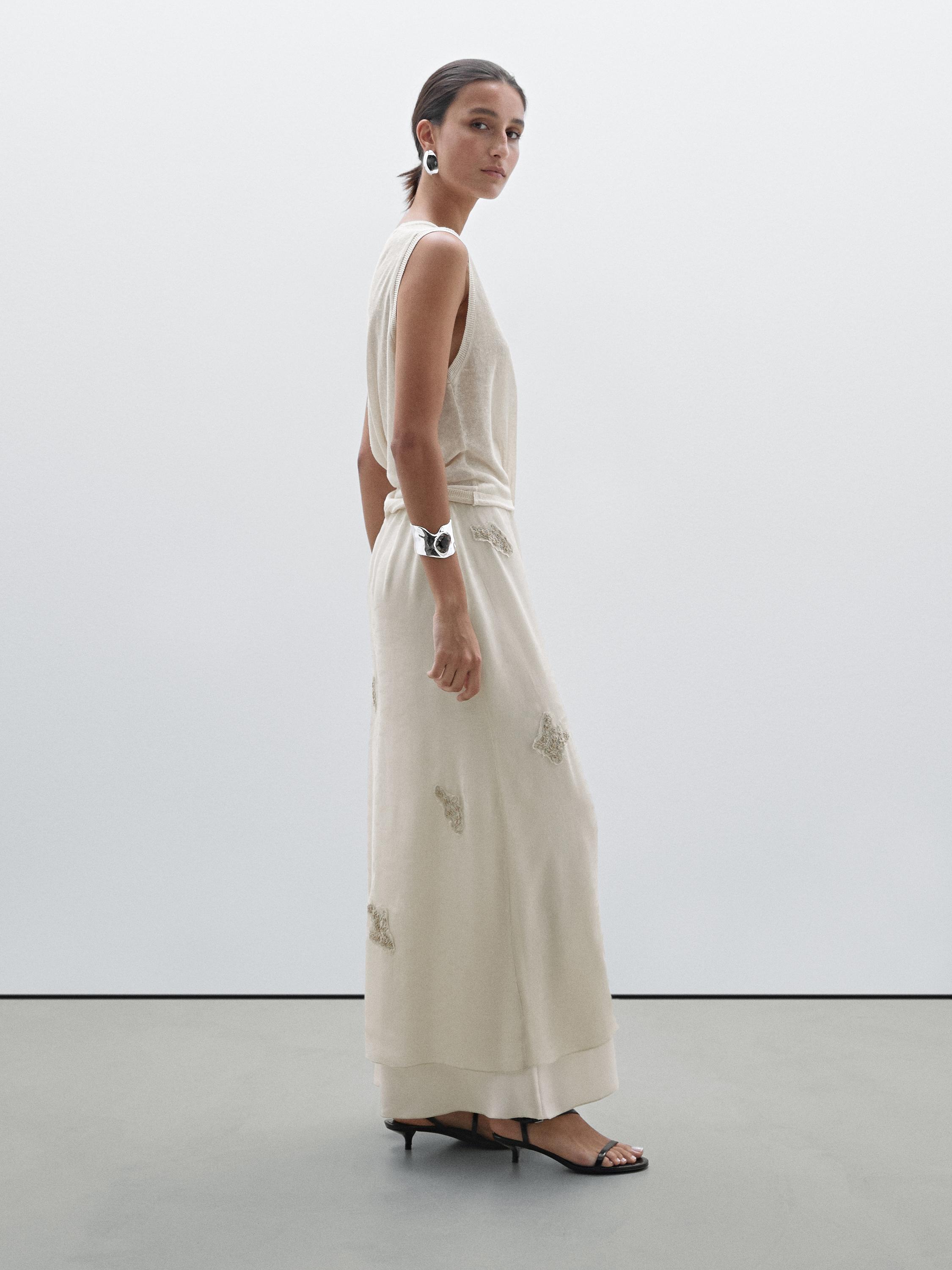Midi skirt with embroidery