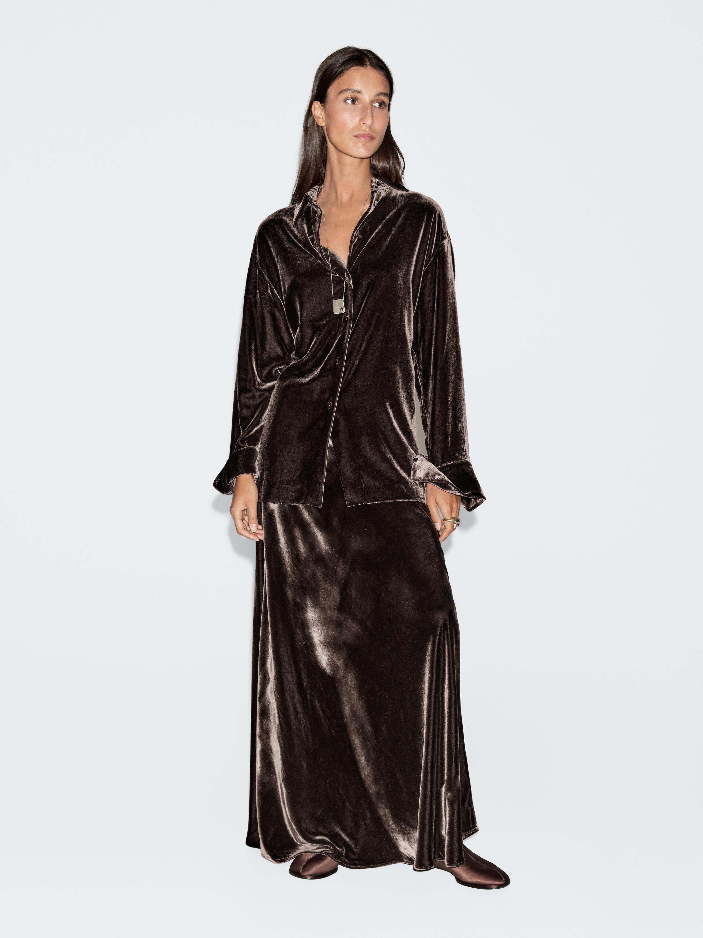 Uzun çan kadife etek