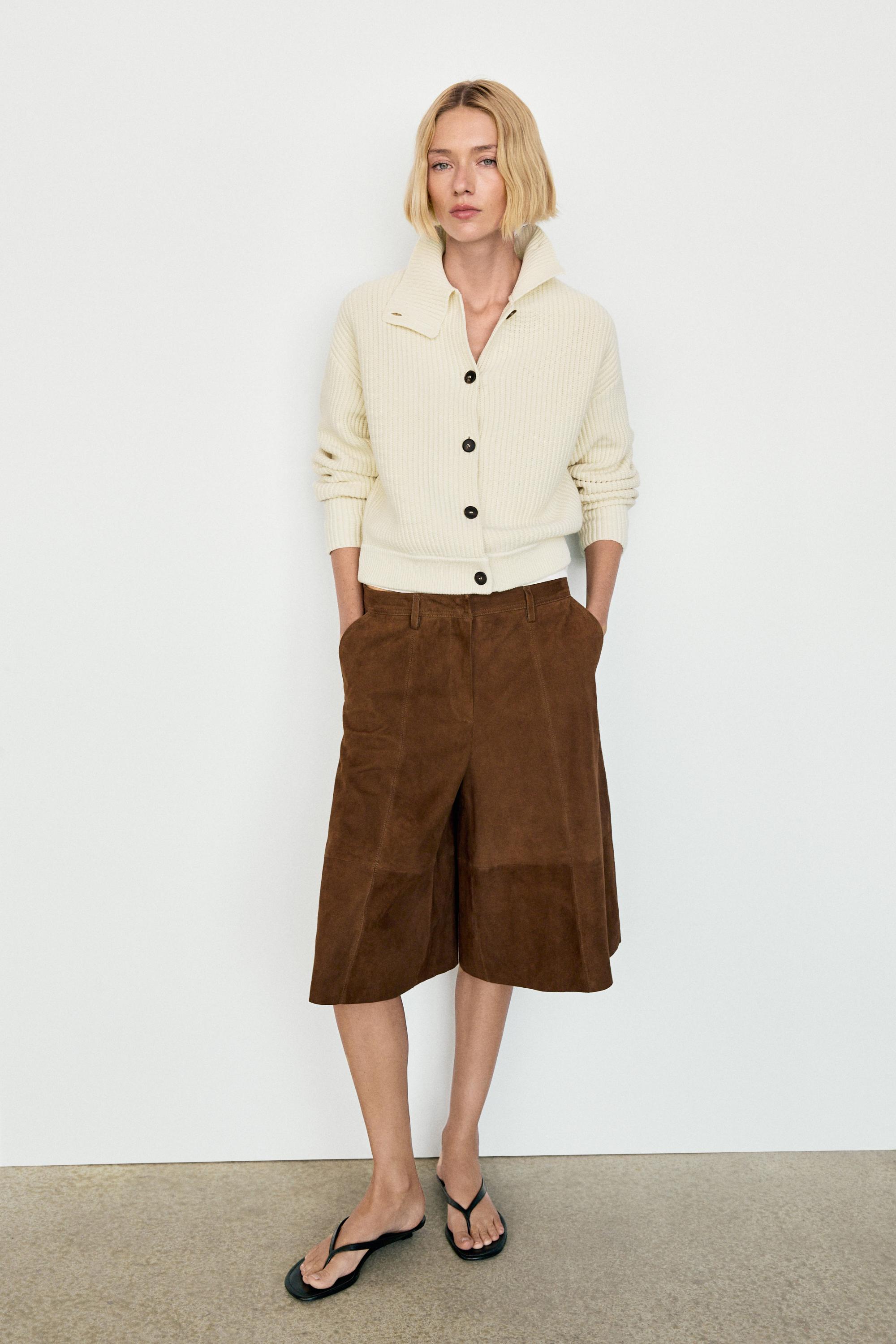 Long suede leather Bermuda shorts — BROWN