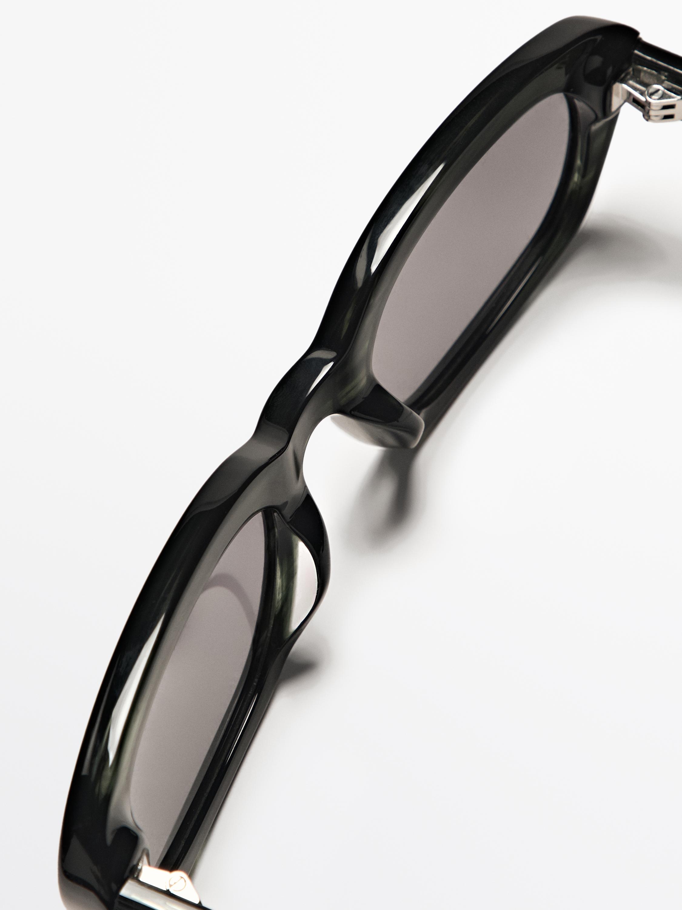 Oval sunglasses