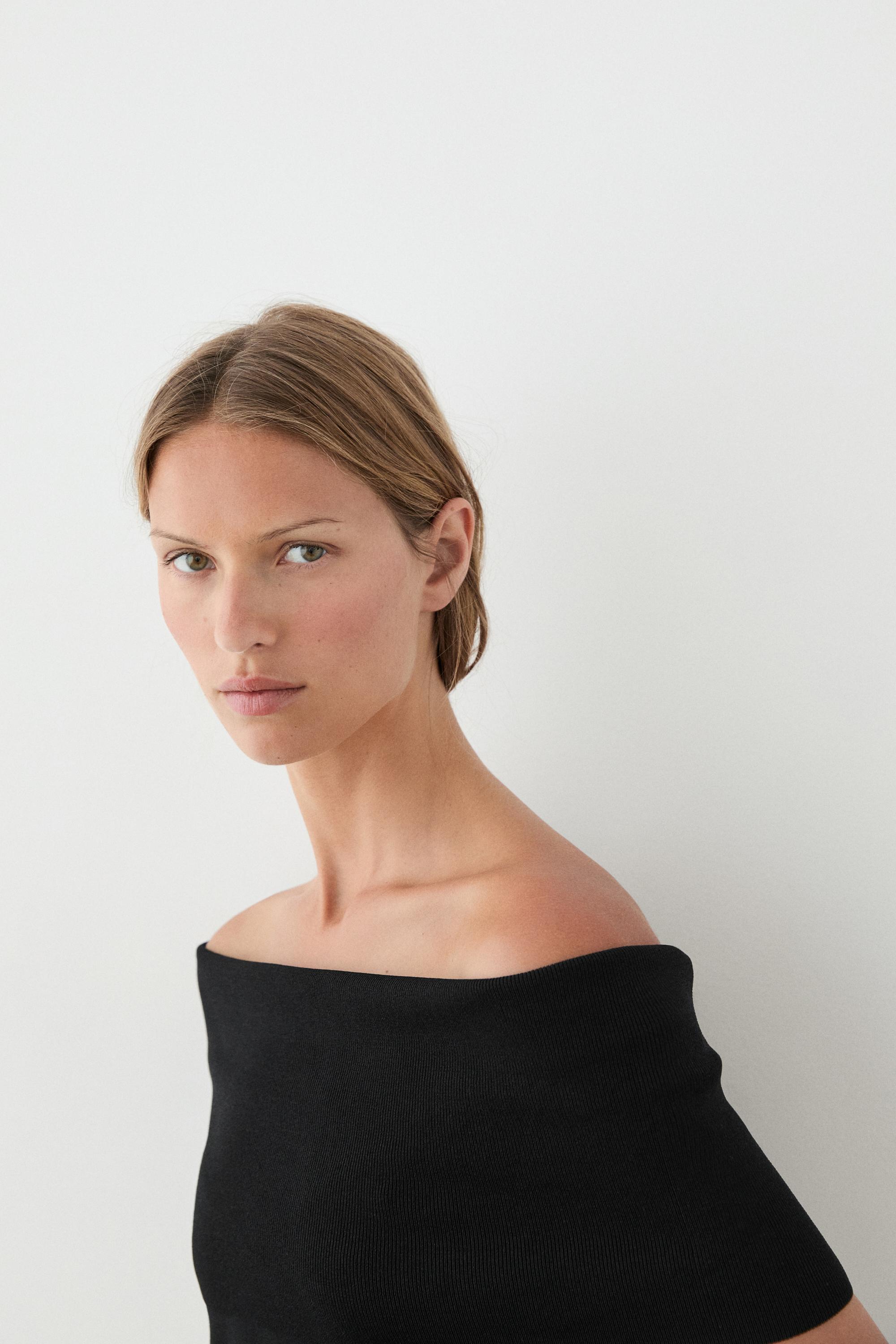 Off-the-shoulder top — BLACK