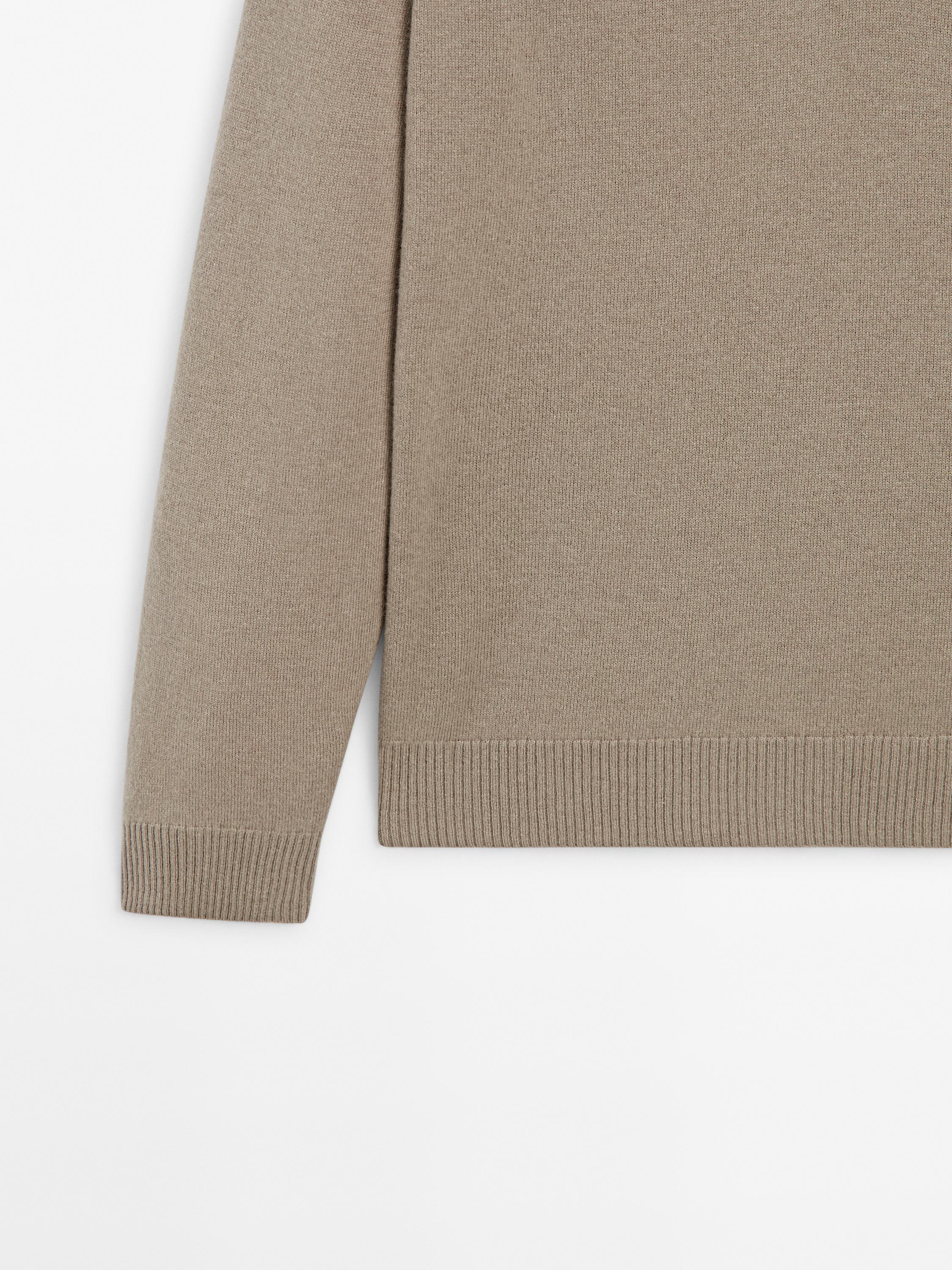 Wool knit sweater with polo collar