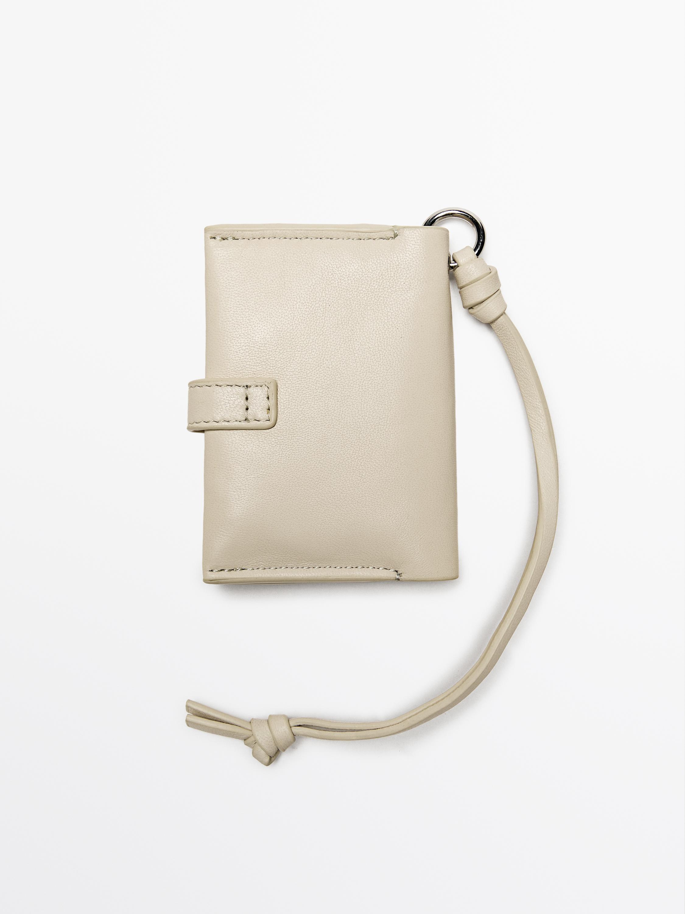 Porte-cartes charm en cuir nappa