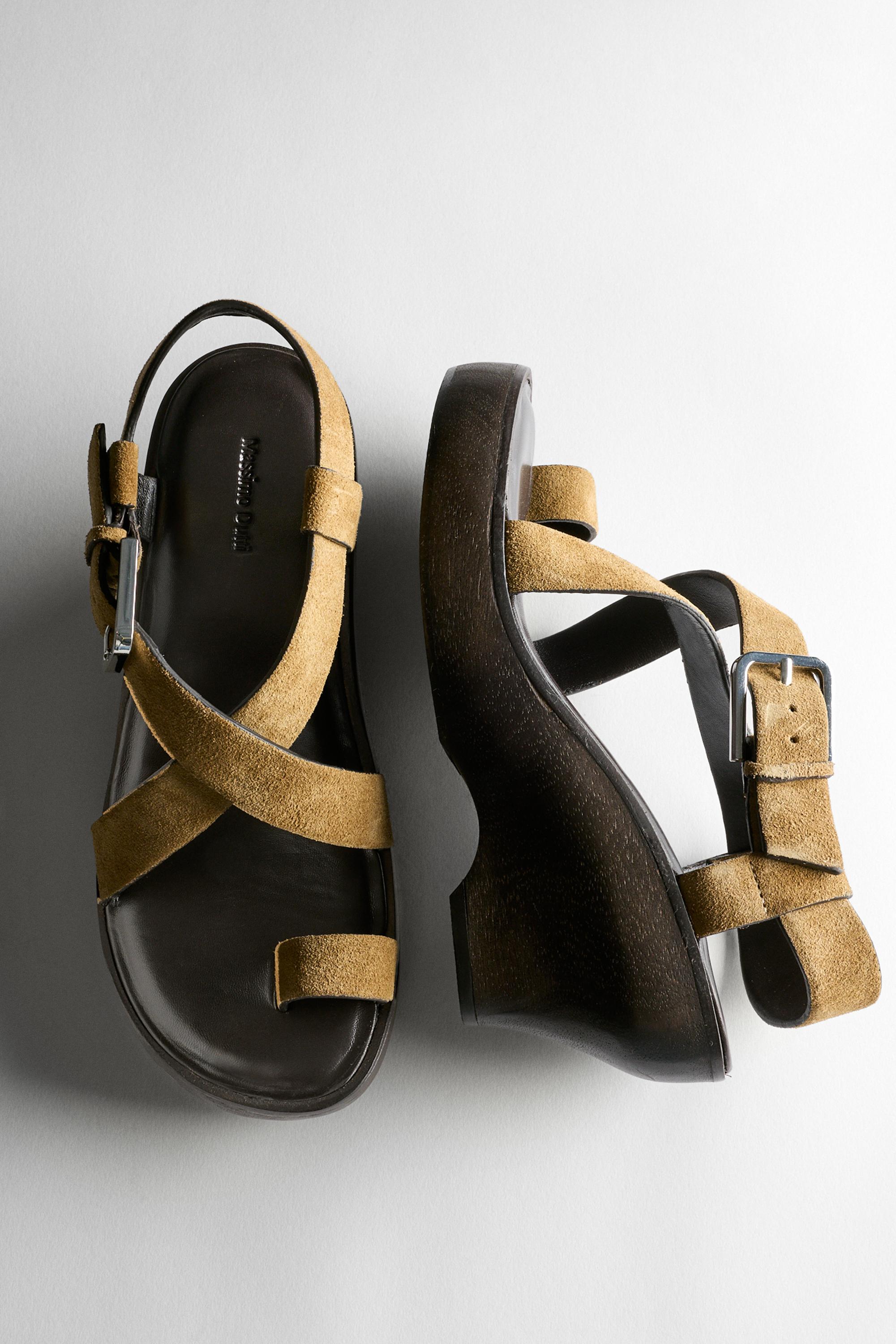 Sandals with wooden heels — CAMEL