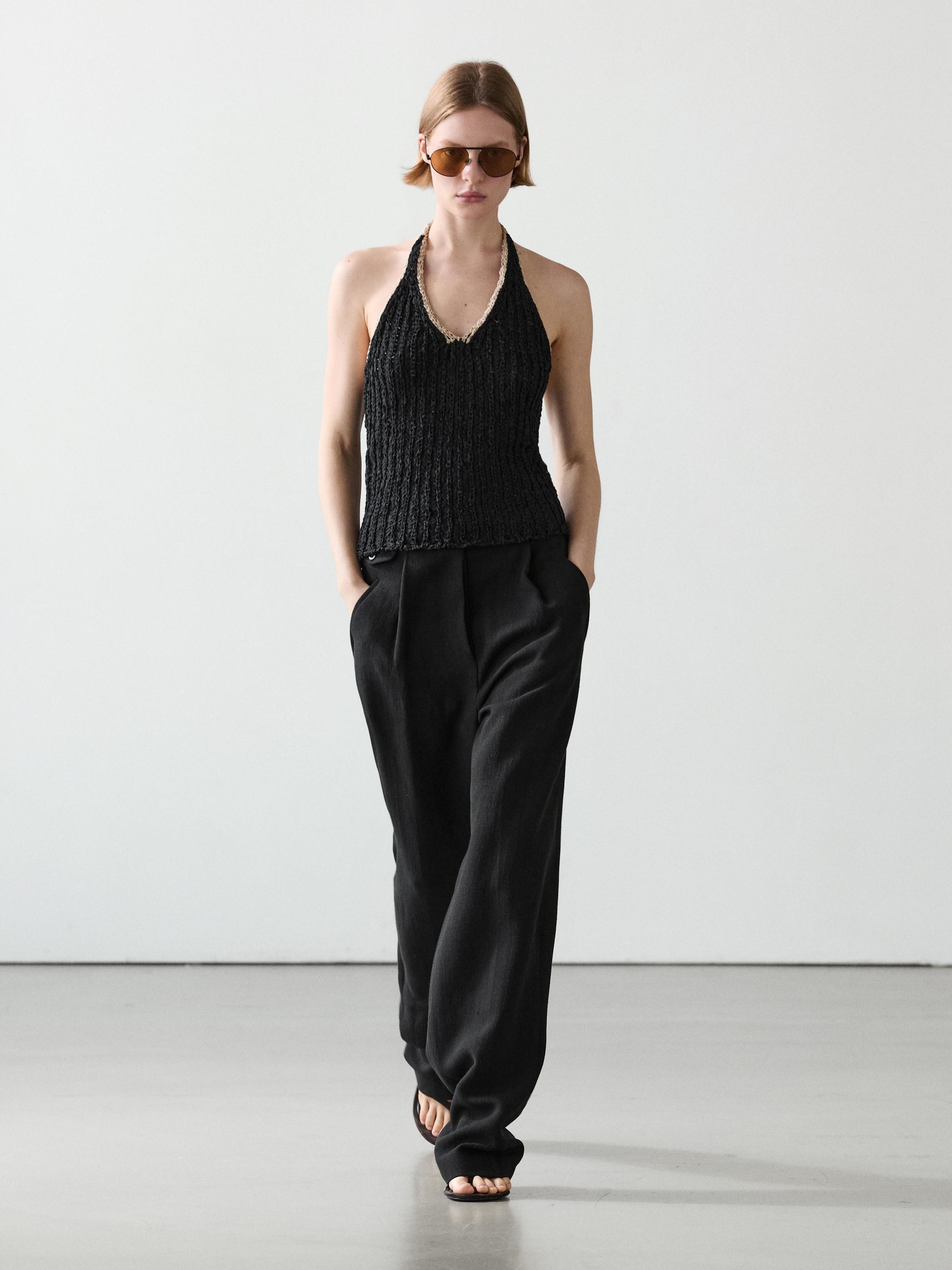 Contrast knit halter top — BLACK