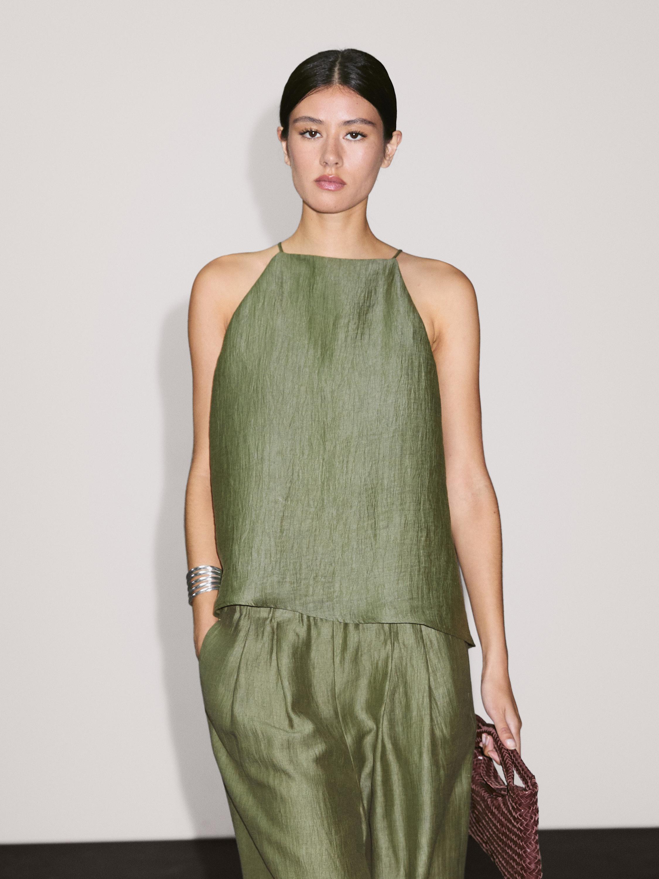 Áo cổ yếm pha vải lanh