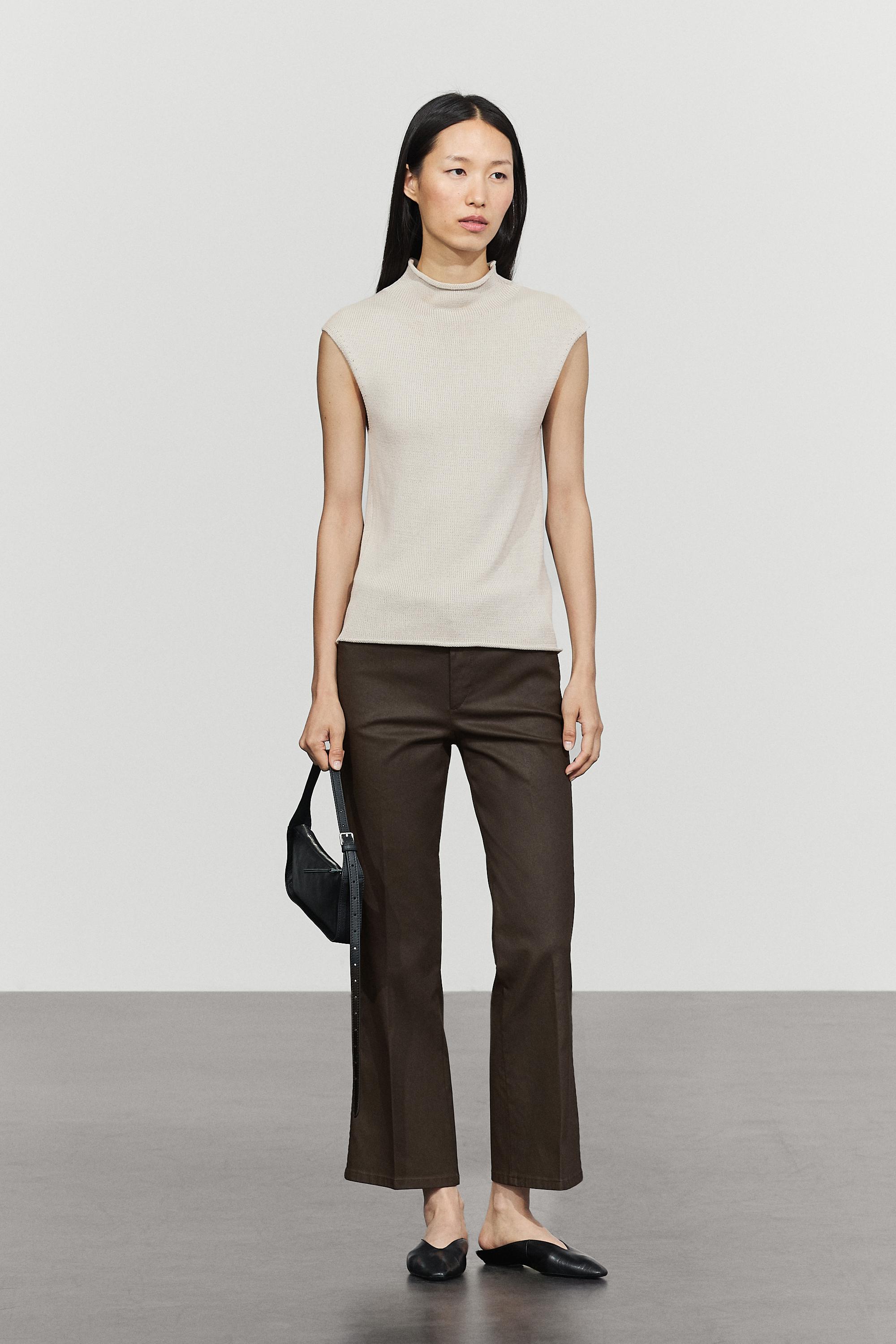 Rubberised cropped flare pants — BROWN