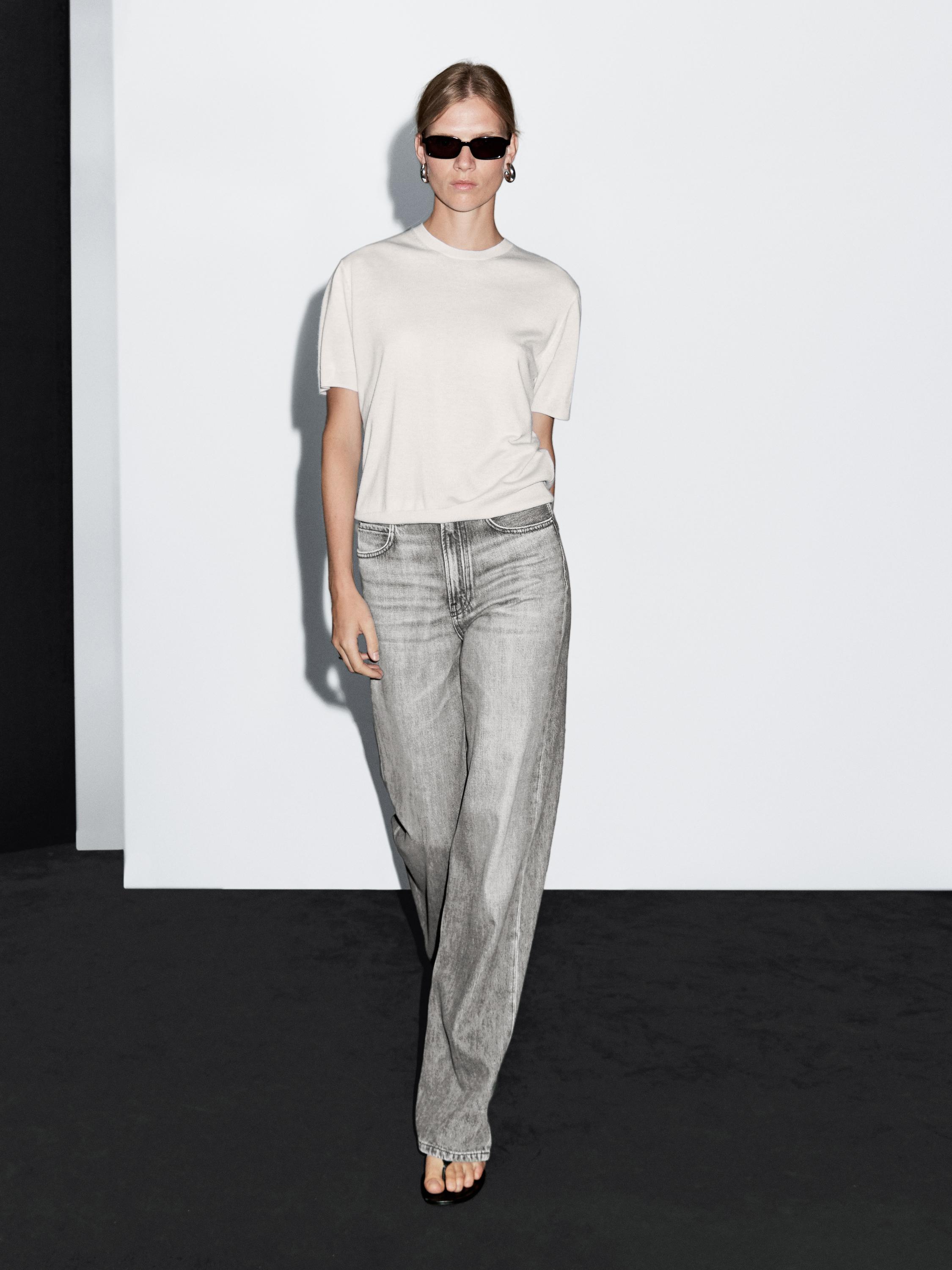 High-waist wide-leg jeans