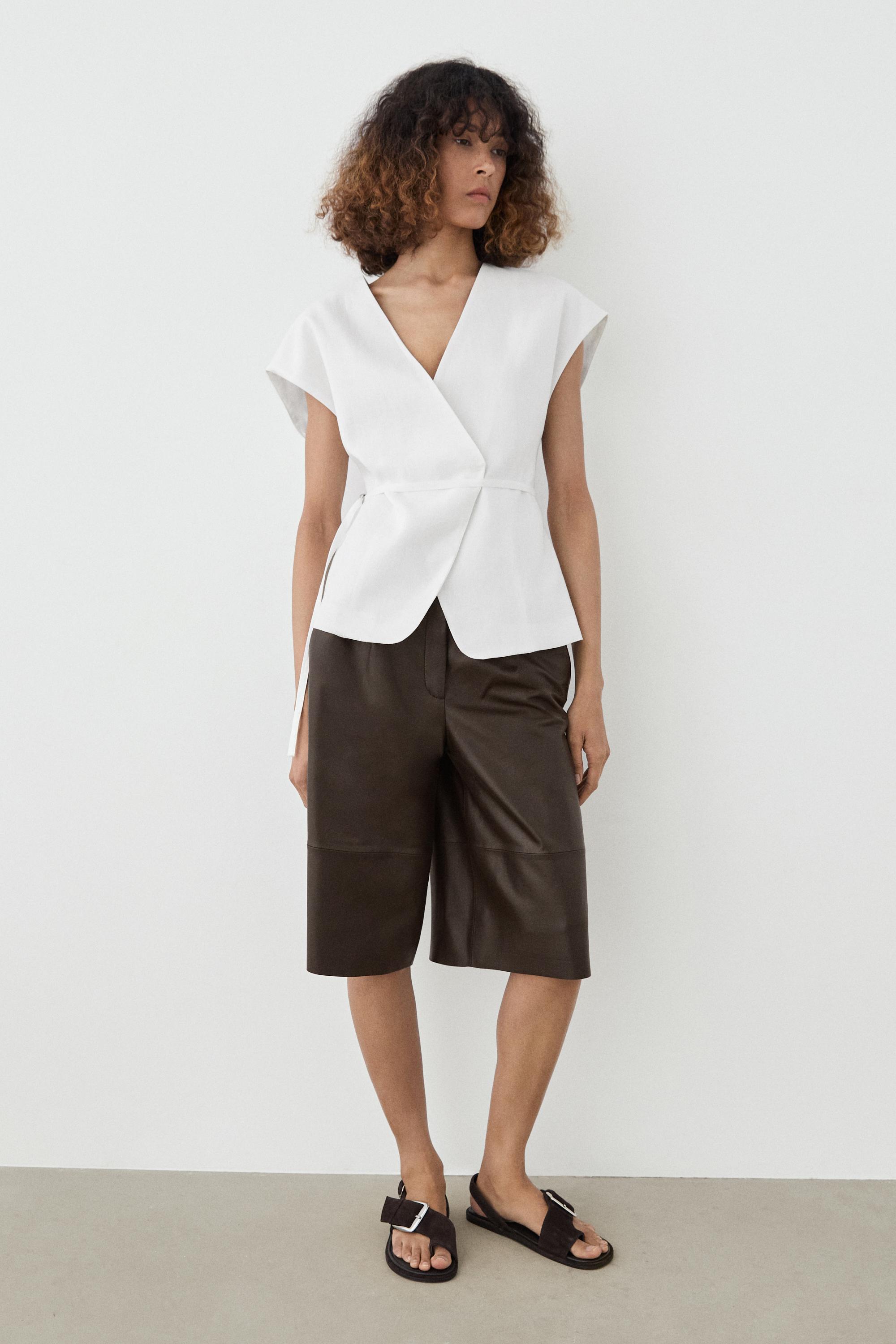 100% linen surplice waistcoat with tie detail — Off white