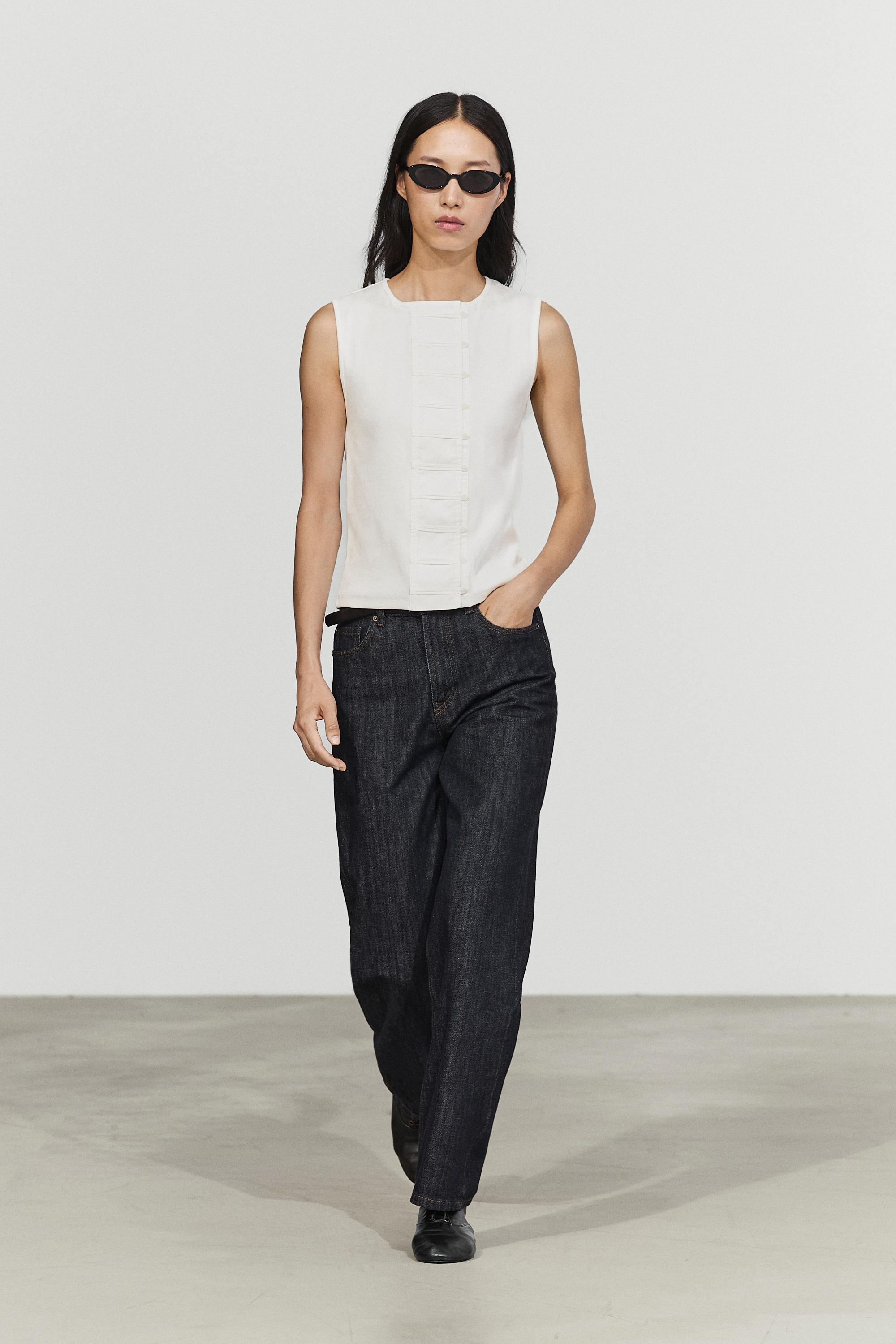 Cotton blend bib detail T-shirt