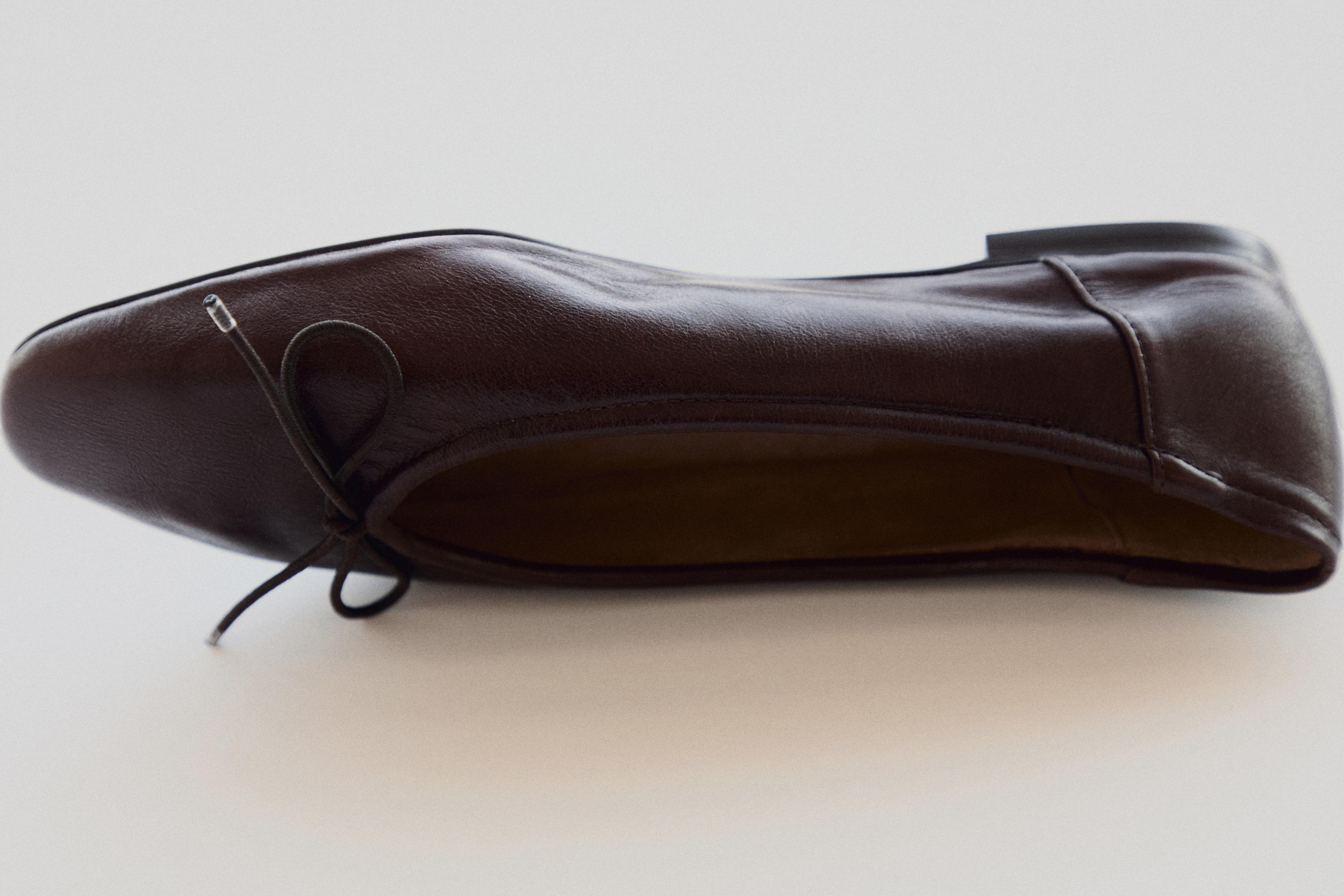 Gathered ballet flats with bow — BROWN
