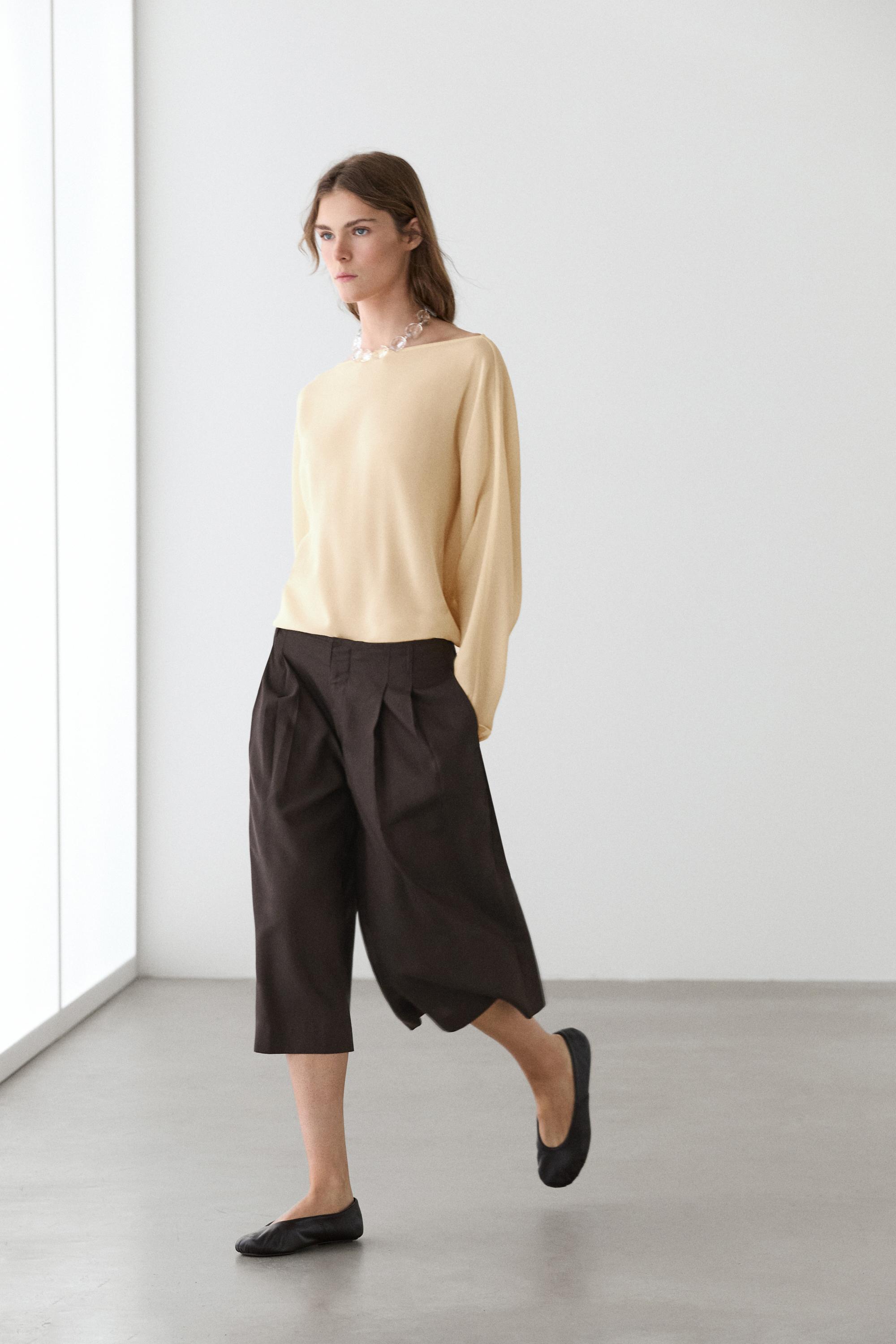 Long Bermuda shorts with striped detail — Chocolate