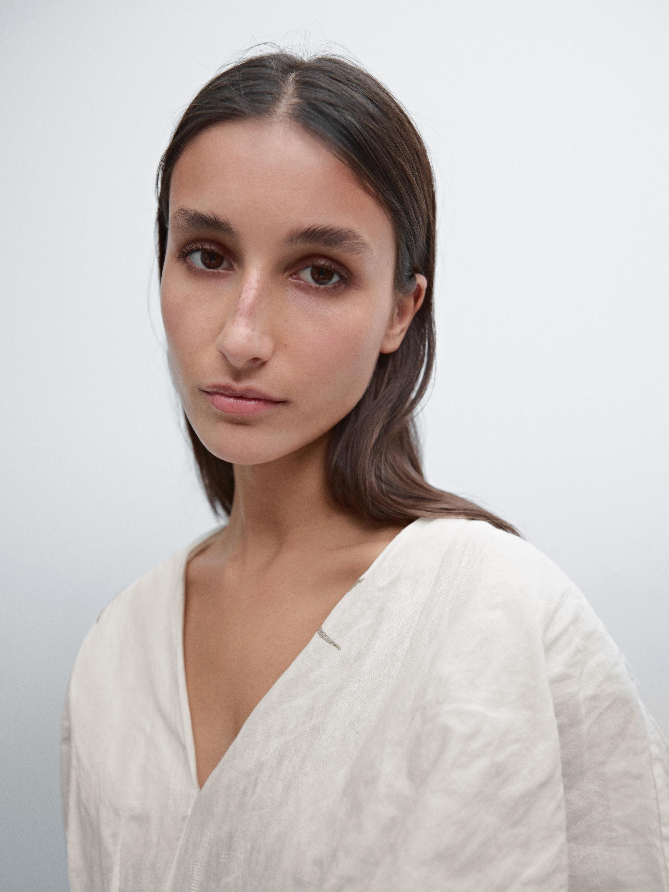 Dress with floral print fabric detail